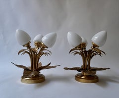 L'un des deux luminaires brutalistes Sunburst Flower en métal doré