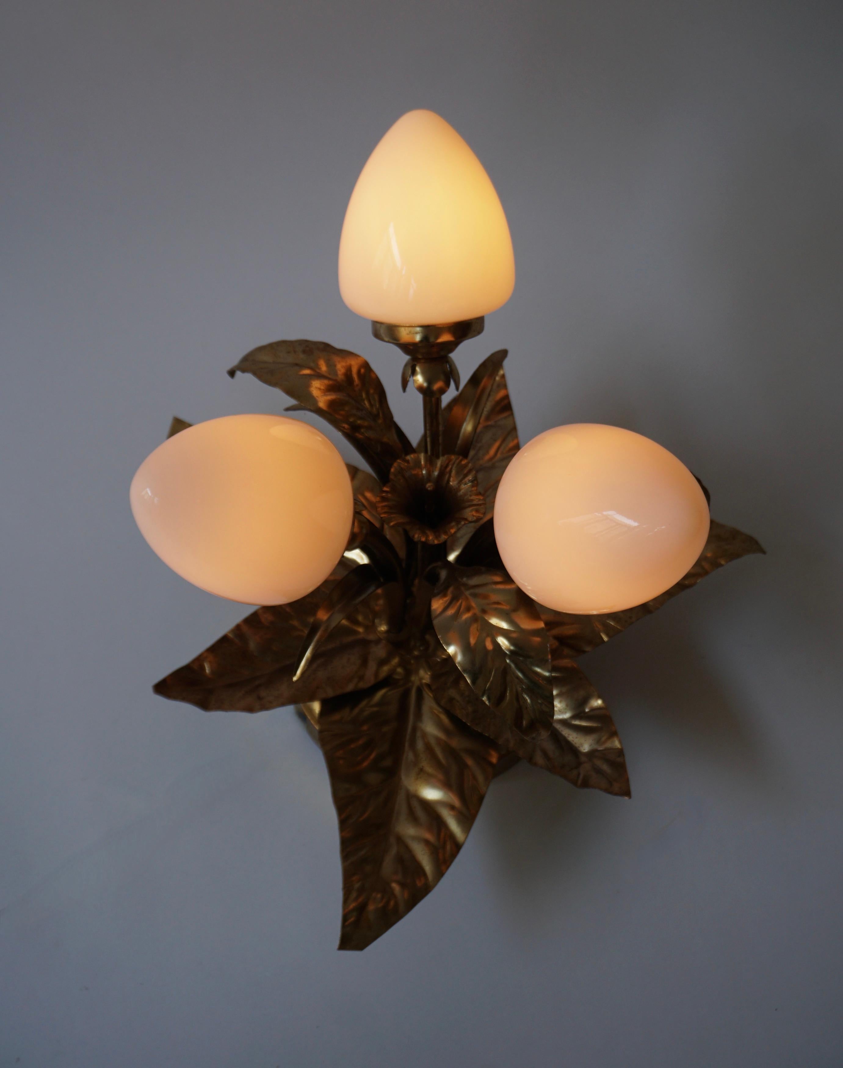 Brass Pair of Brutalist Sunburst Flower Light Fixtures in Gilt Metal For Sale