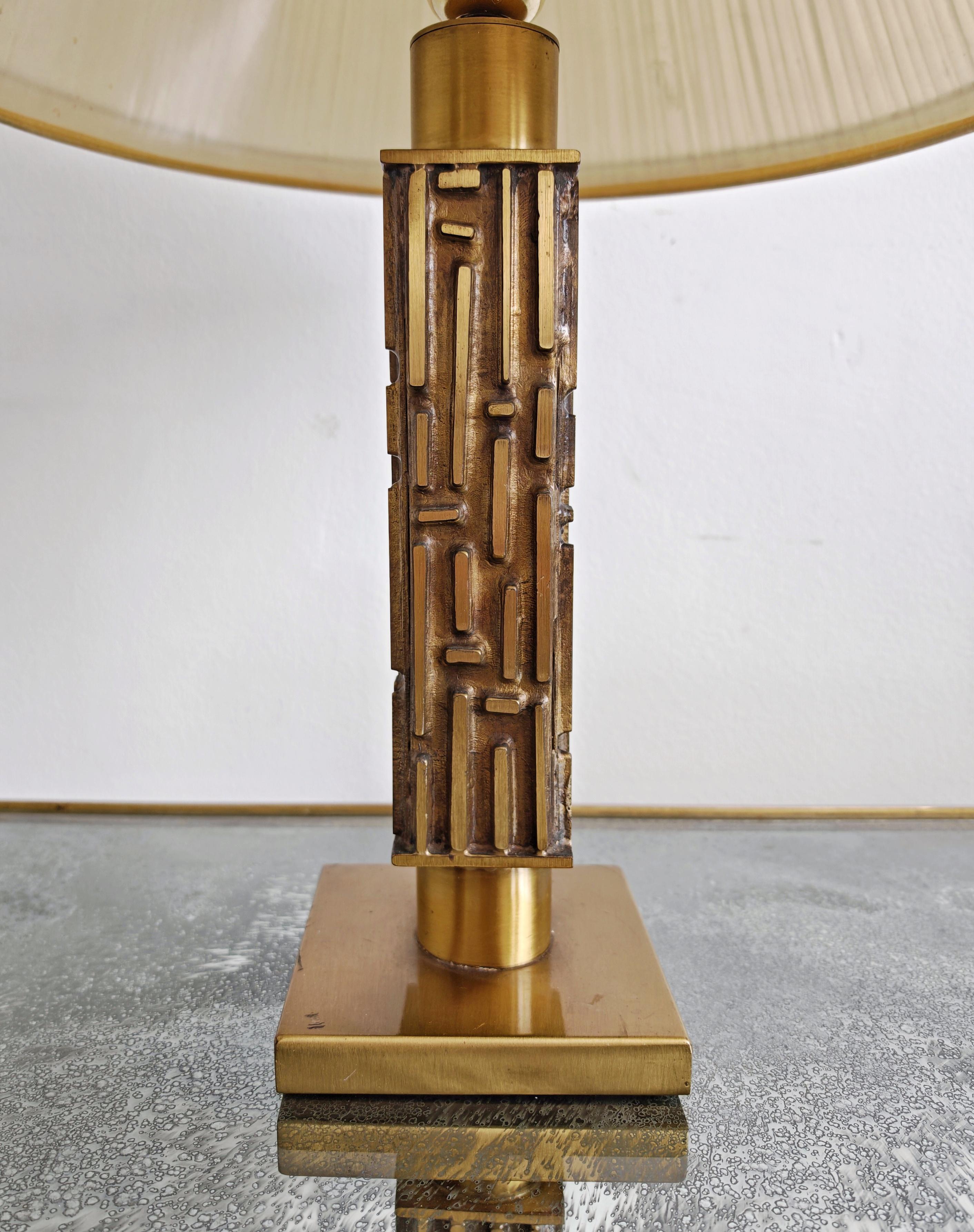 Coppia di lampade da tavolo brutaliste in bronzo di Luciano Frigerio, Italia anni '70 In condizioni buone a Beograd, RS