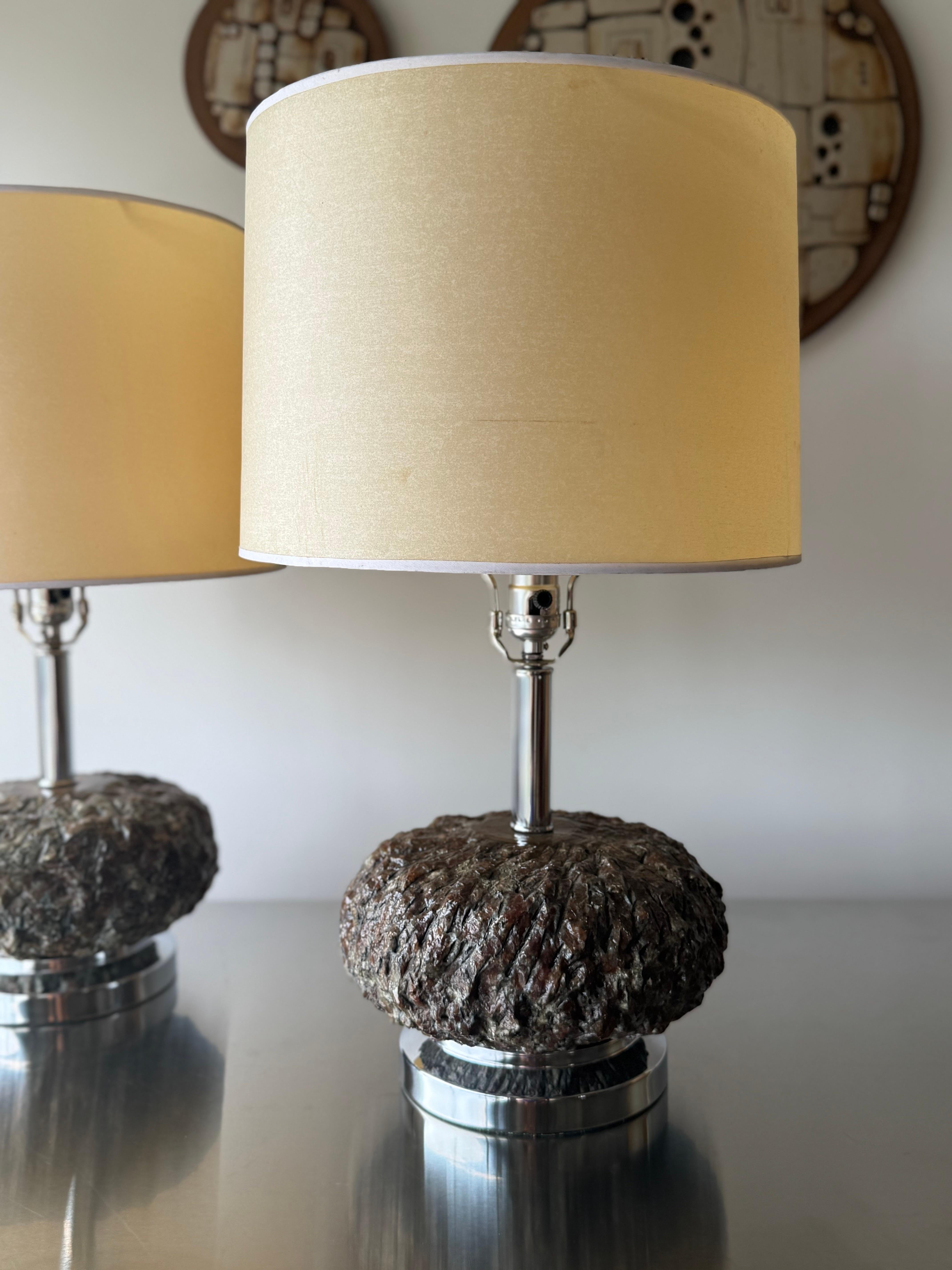 Pair of Brutalist Textured Resin and Chrome Table Lamps, Mid Century For Sale 3