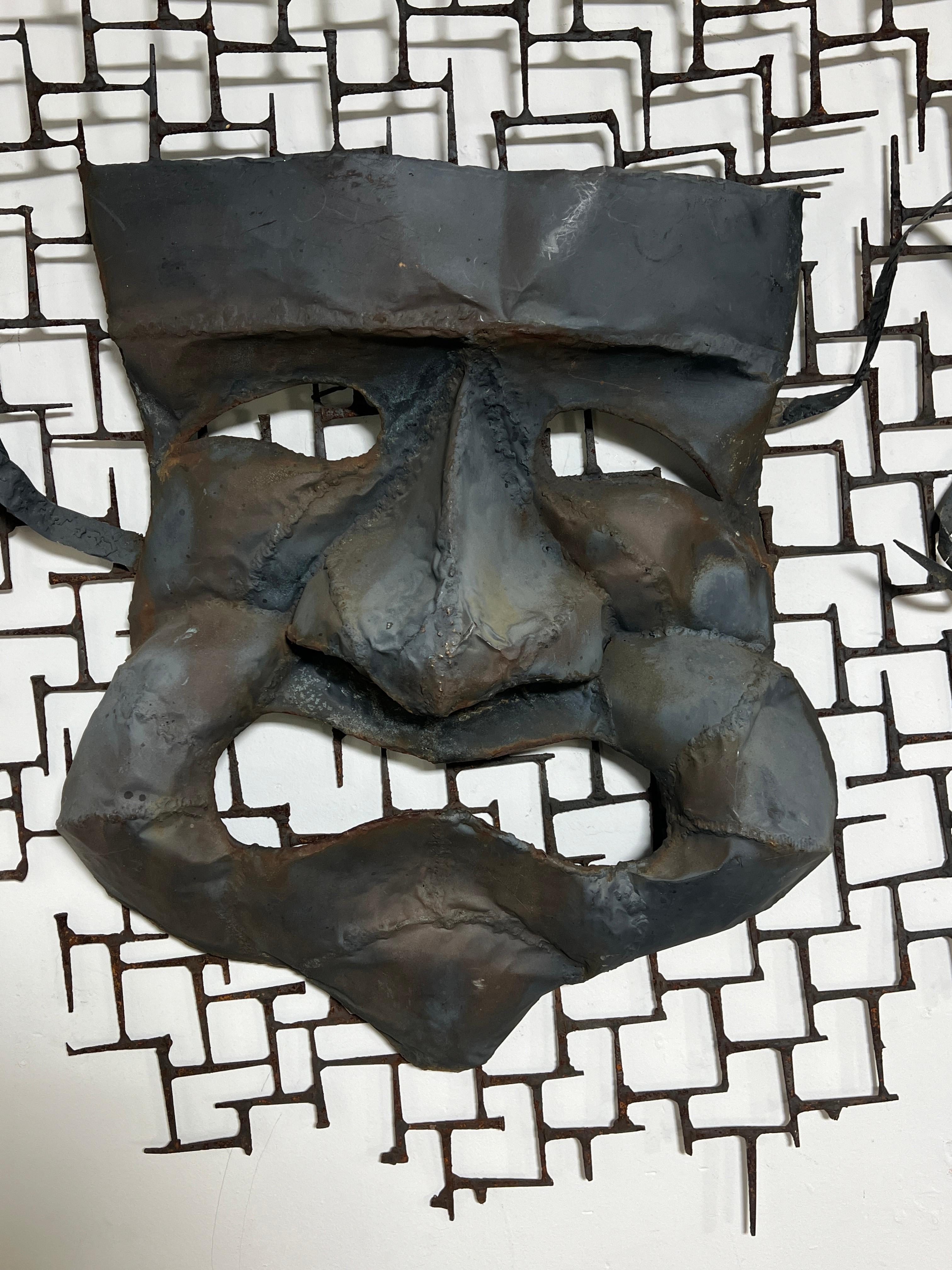 Pareja de esculturas de pared Brutalistas Tespianas a la Manera de Weinberg Circa 1950s en venta 4
