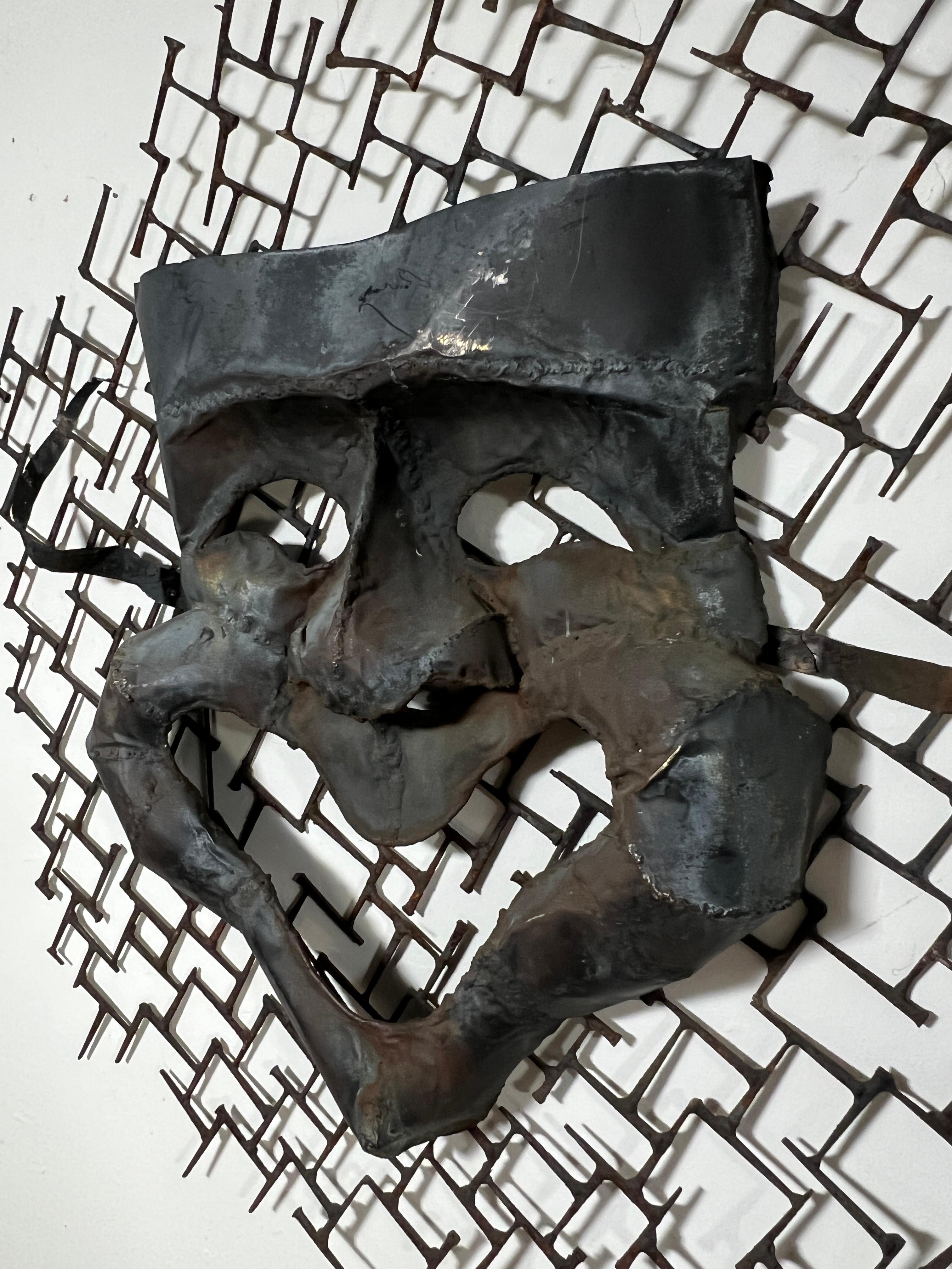 Pareja de esculturas de pared Brutalistas Tespianas a la Manera de Weinberg Circa 1950s Estadounidense en venta