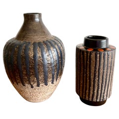 Paire de vases brutalistes par M. Simmulson pour Uppsala Ekeby, Suède, vers 1960