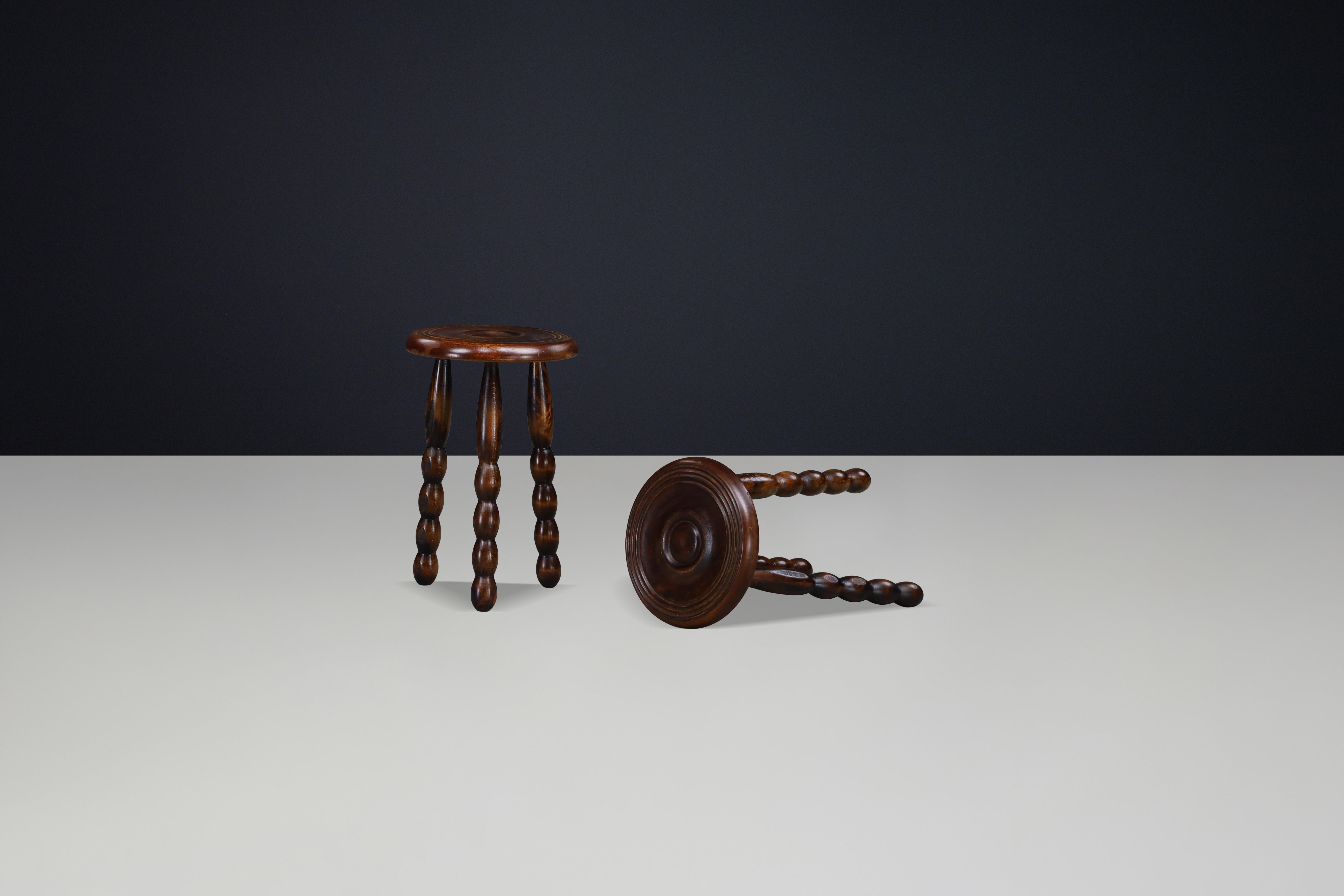 Pair of Brutalist Walnut Stools in the Manner of Charles Dudouyt, France, 1940s im Angebot 2
