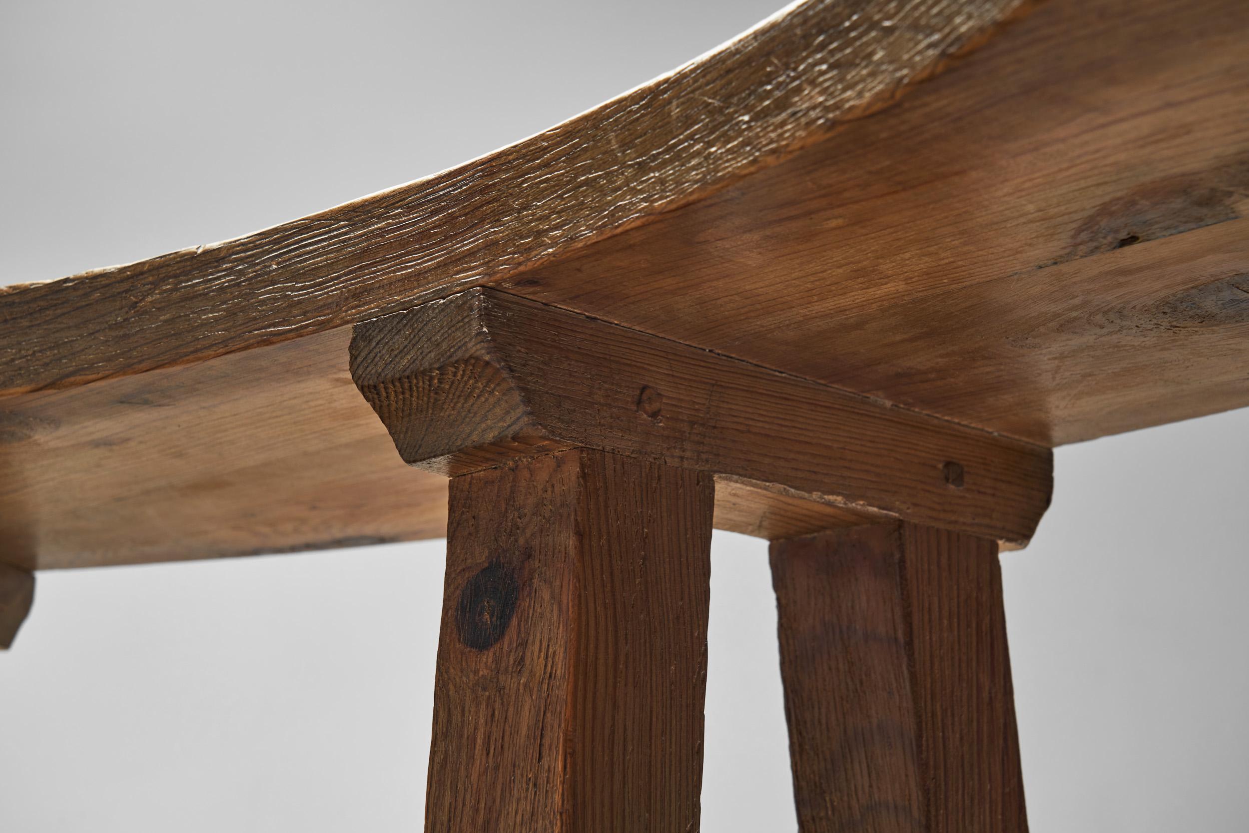 Pareja de bancos de madera brutalistas, Francia Años 60 en venta 7