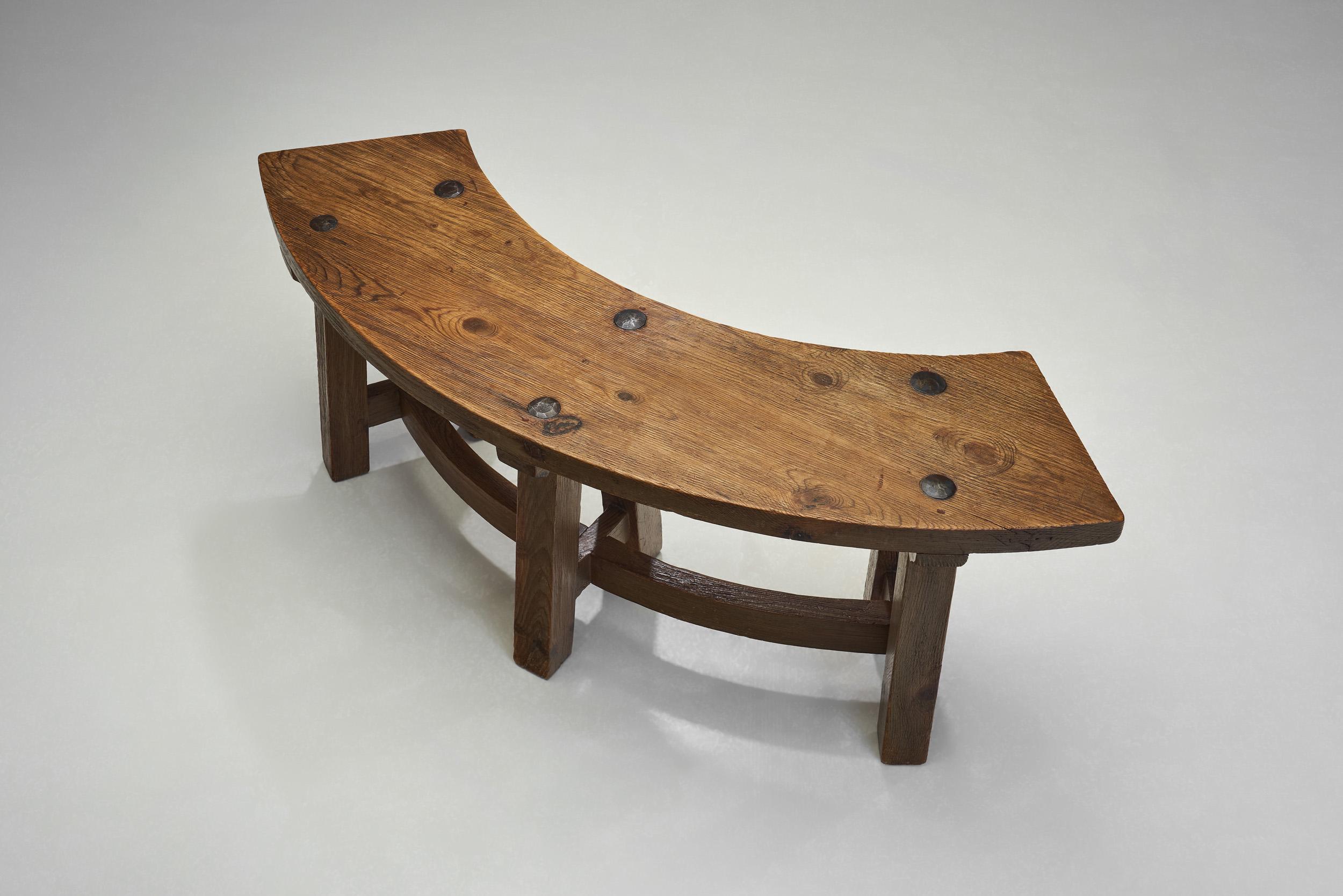 Pareja de bancos de madera brutalistas, Francia Años 60 Madera en venta