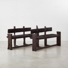 Ein Paar brutalistische Holzbänke aus Holz, neu gepolstert mit Ponyhaar, Frankreich 1970er Jahre