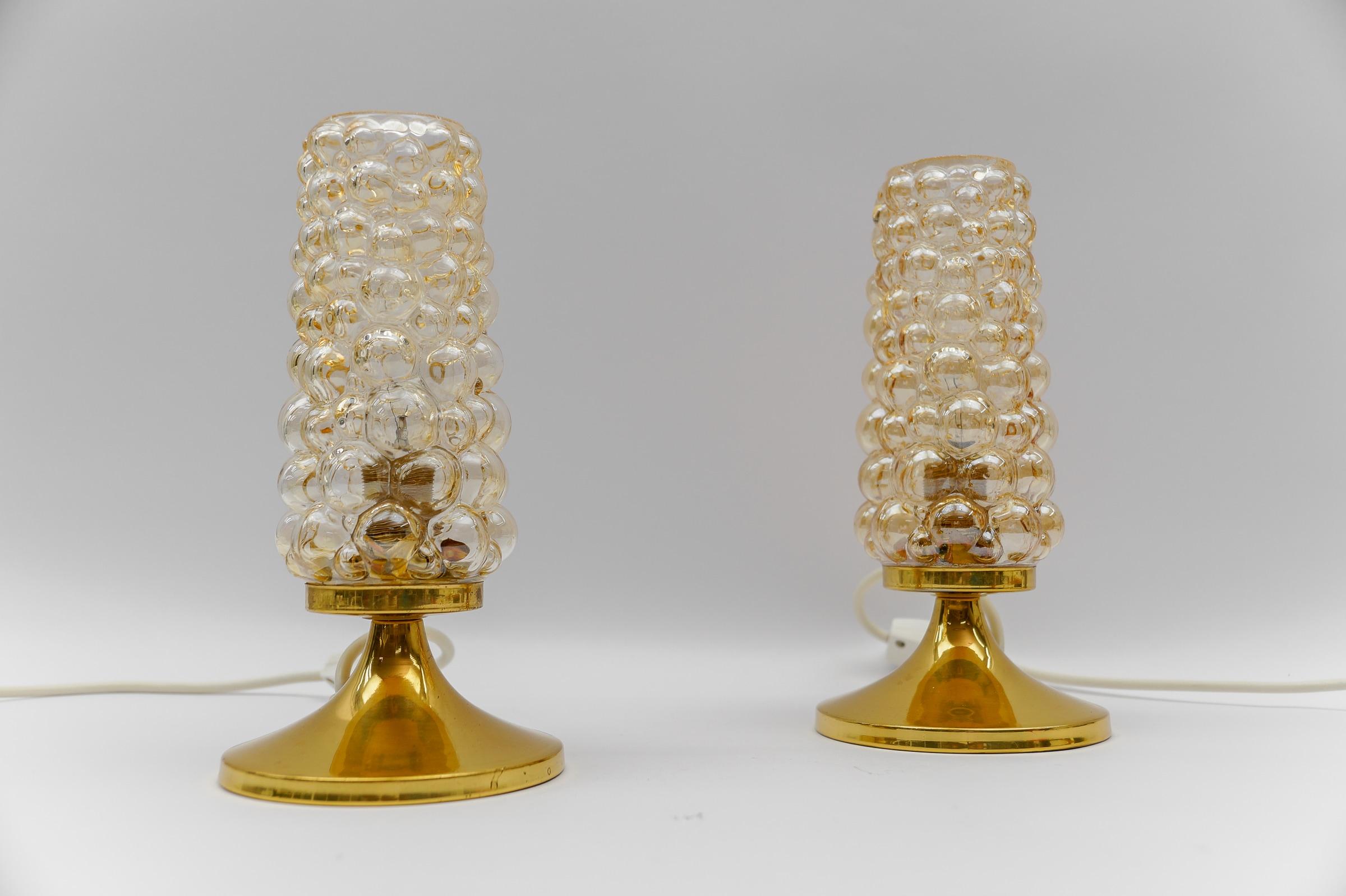 Paar Blasenglas-Tischlampen von Helena Tynell, 1960er Jahre (Moderne der Mitte des Jahrhunderts) im Angebot