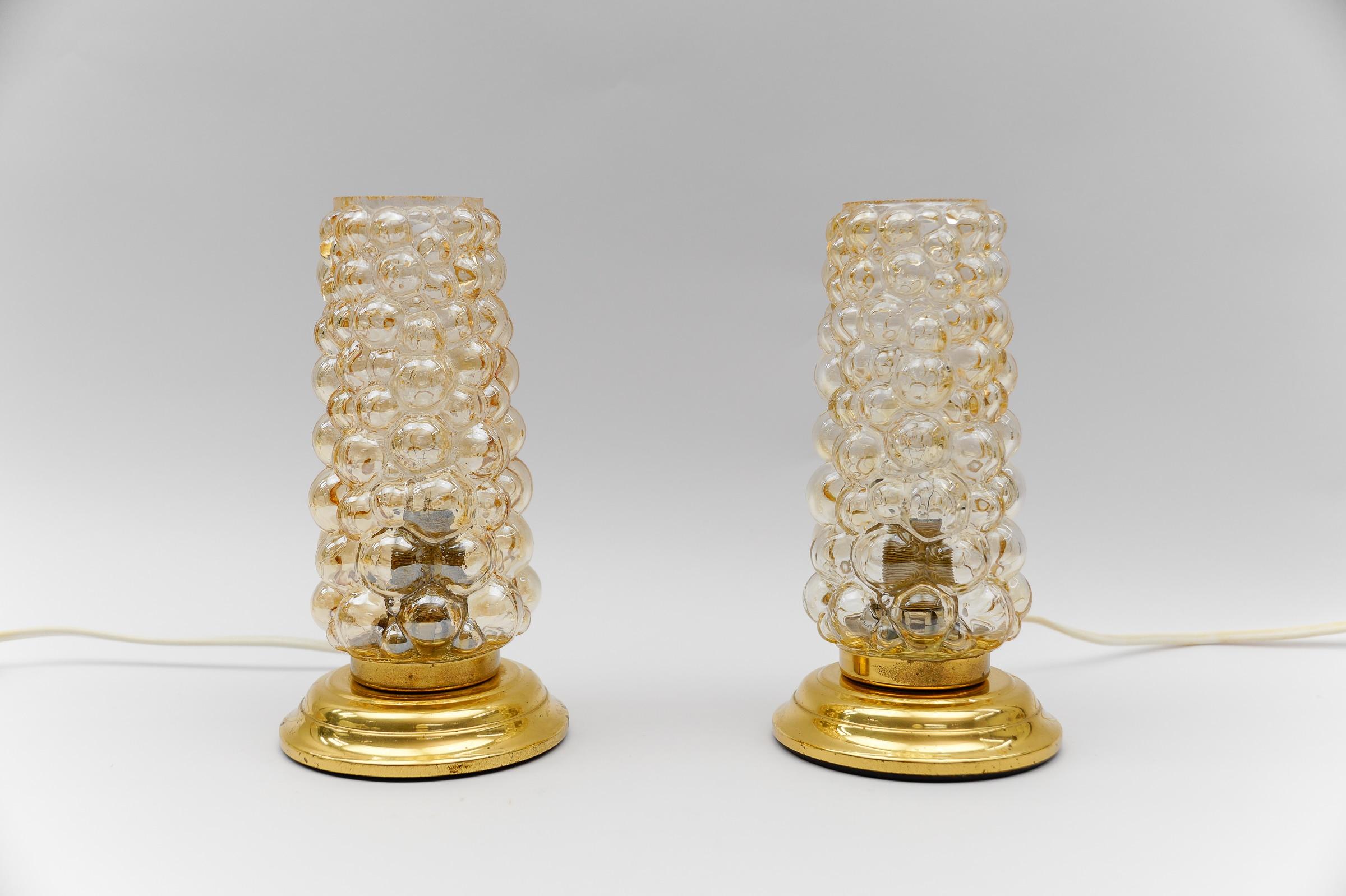 Paar Blasenglas-Tischlampen von Helena Tynell, 1960er Jahre (Moderne der Mitte des Jahrhunderts) im Angebot