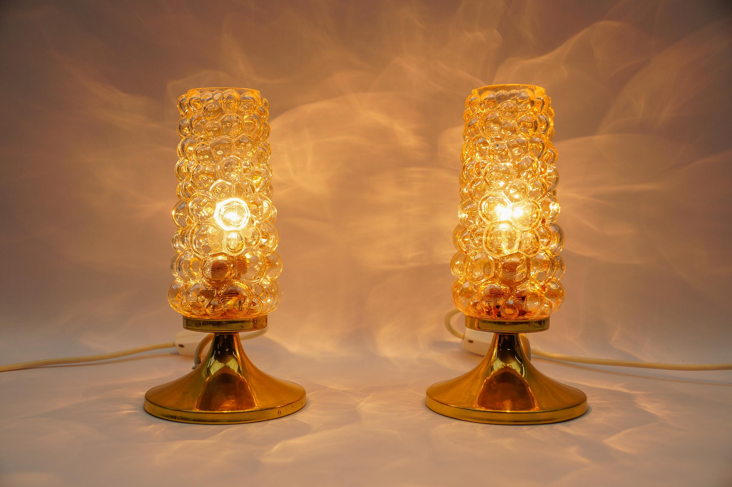 Paar Blasenglas-Tischlampen von Helena Tynell, 1960er Jahre (Mitte des 20. Jahrhunderts) im Angebot