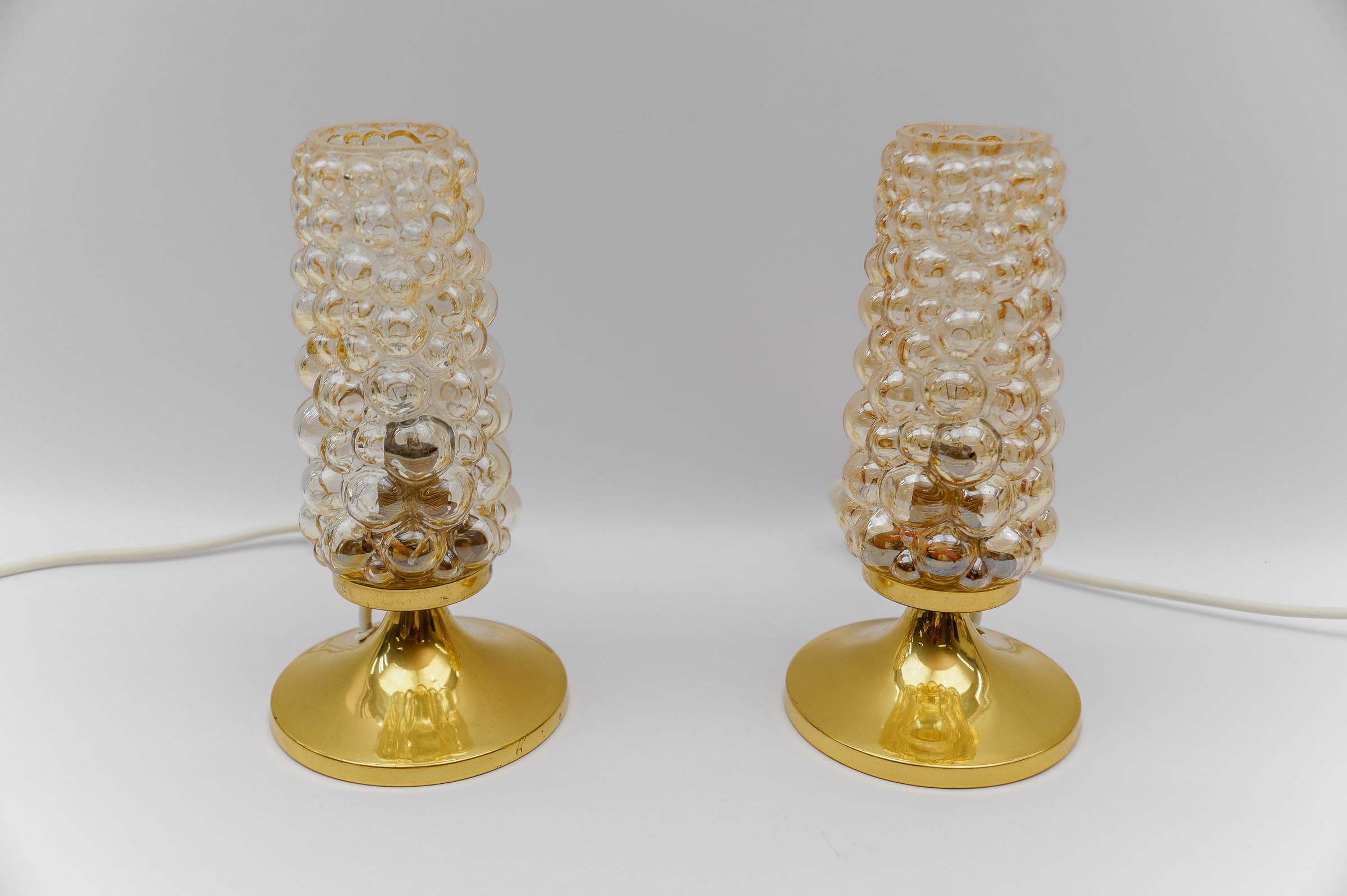 Paar Blasenglas-Tischlampen von Helena Tynell, 1960er Jahre (Metall) im Angebot