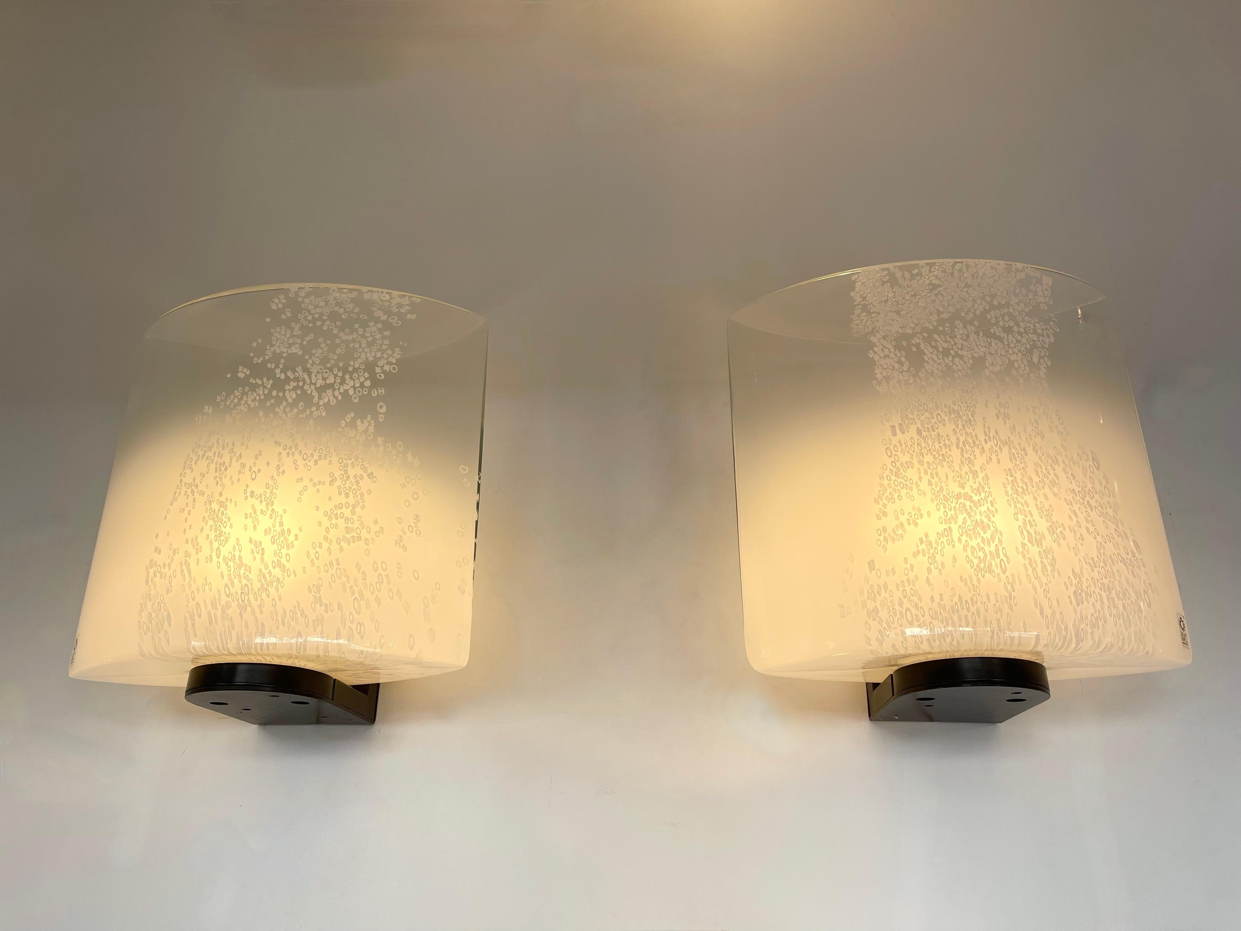 Pair of Bubble Murano Glass and Metal Sconces by Leucos, Italy, 1970s In Good Condition For Sale In SAINT-OUEN, FR