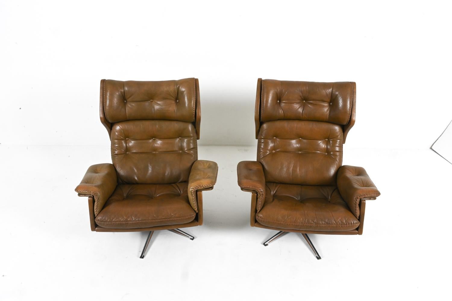 Pair of Buffalo Leather Swivel Chairs By Arne Norell, Swedish 1960's In Good Condition For Sale In Norwalk, CT