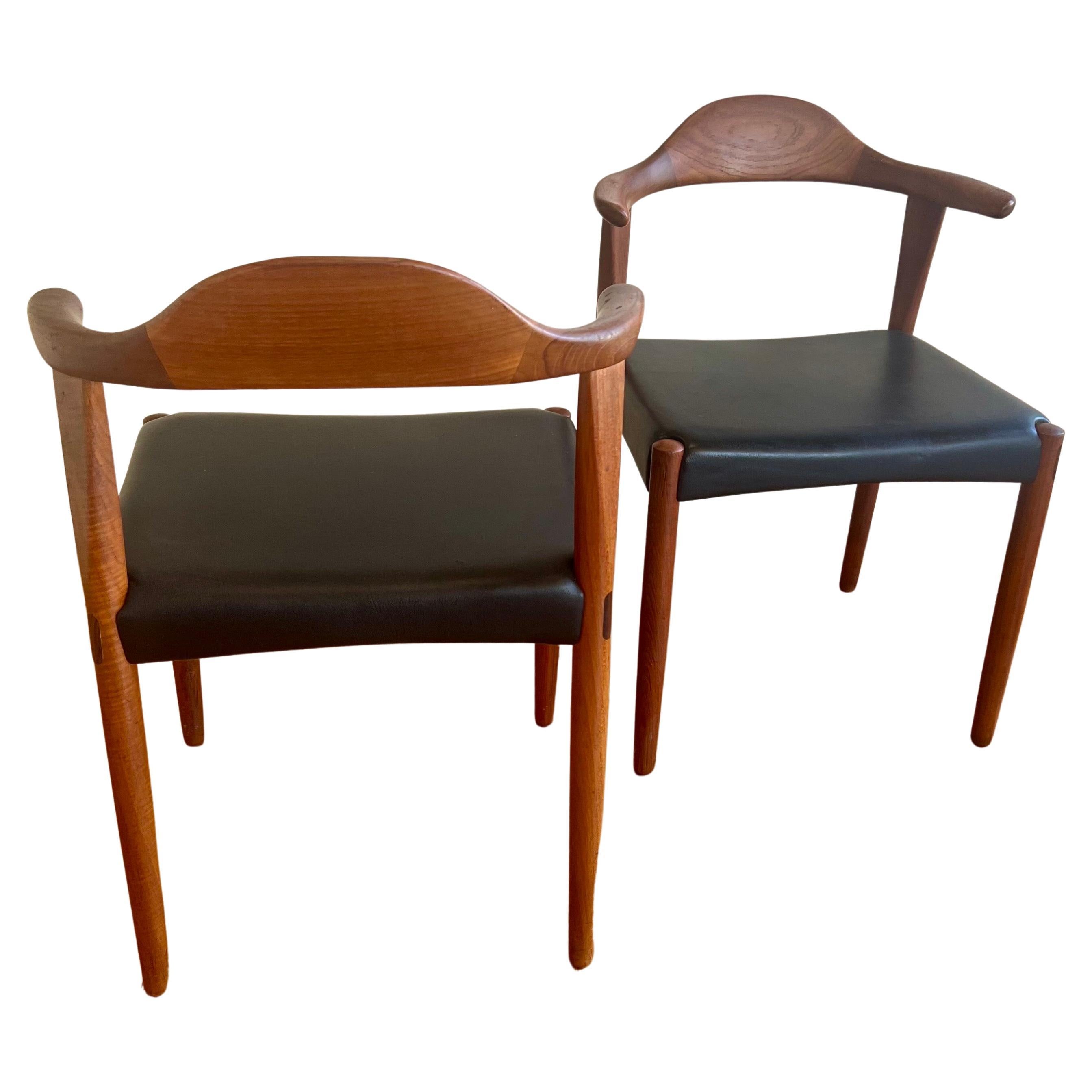 Pair of Danish Modern Bullhorn Rare Armchairs by Harry Ostergaard  In Excellent Condition For Sale In San Diego, CA
