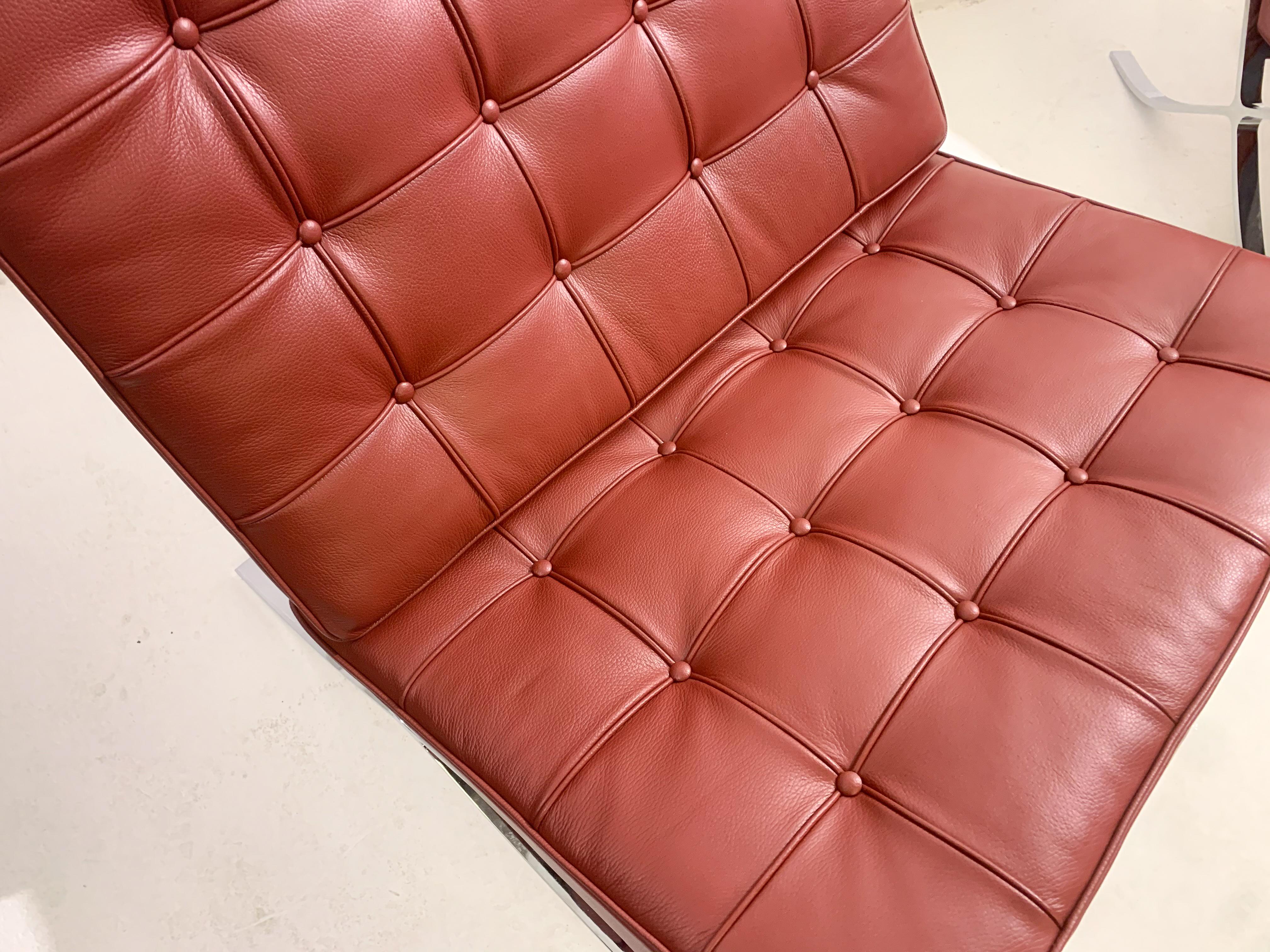 Pair of Burgundy Leather Barcelona Chairs by Mies Van Der Rohe for Knoll, 1990s For Sale 3