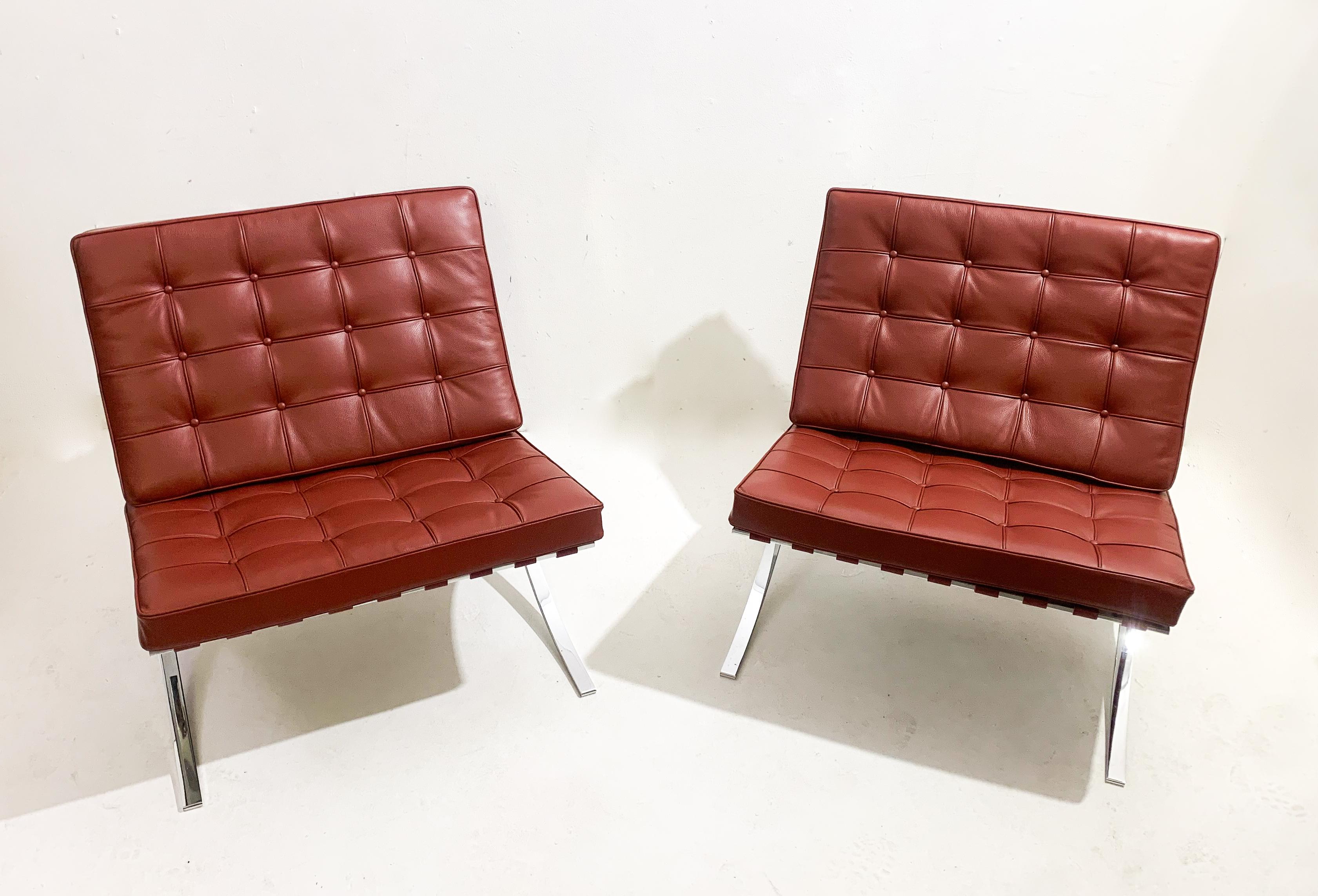 Pair of Burgundy Leather Barcelona Chairs by Mies Van Der Rohe for Knoll, 1990s For Sale 6