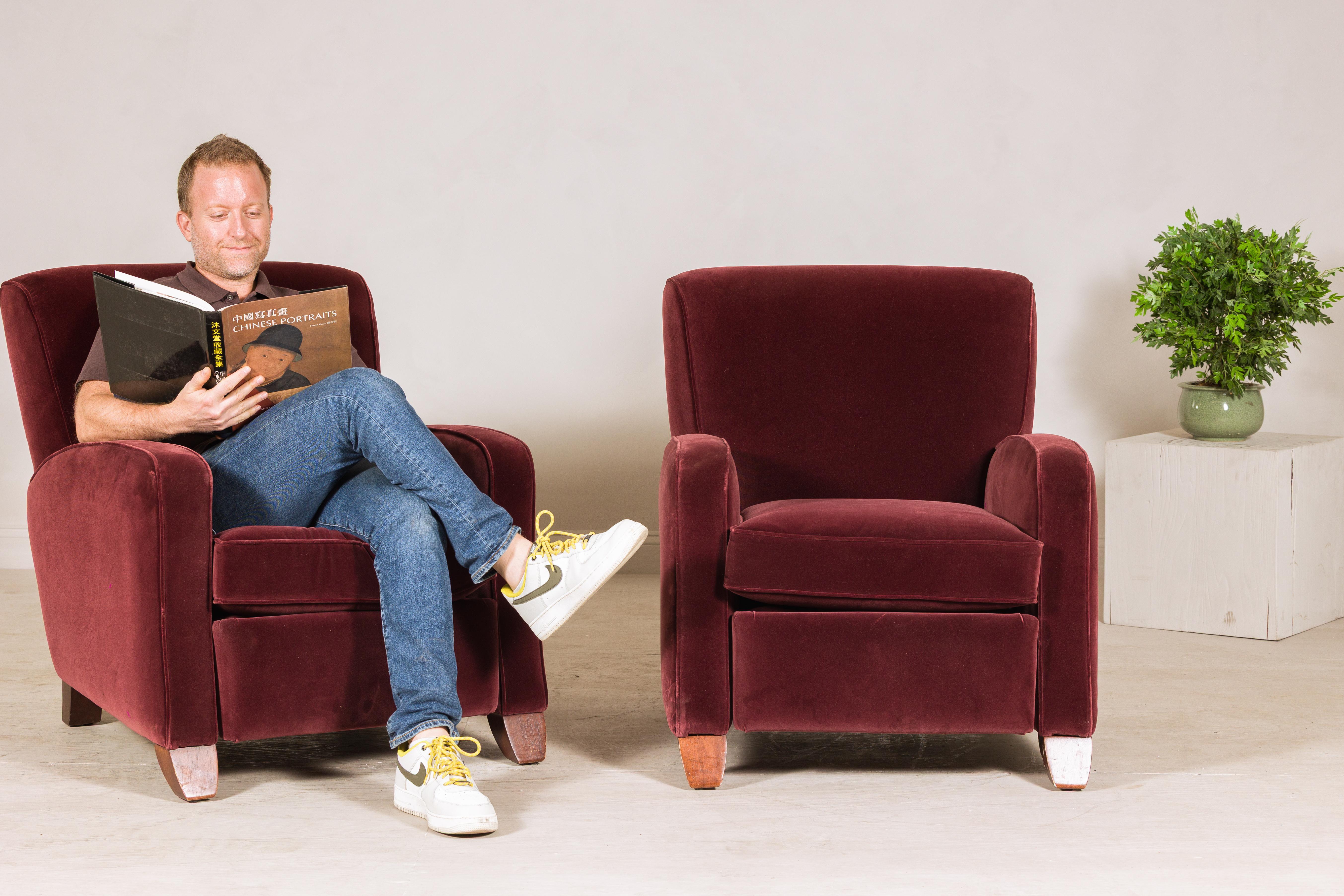 American Pair of Burgundy Velvet Club Reclining Lounge Chairs by BarcaLounger - Vintage For Sale