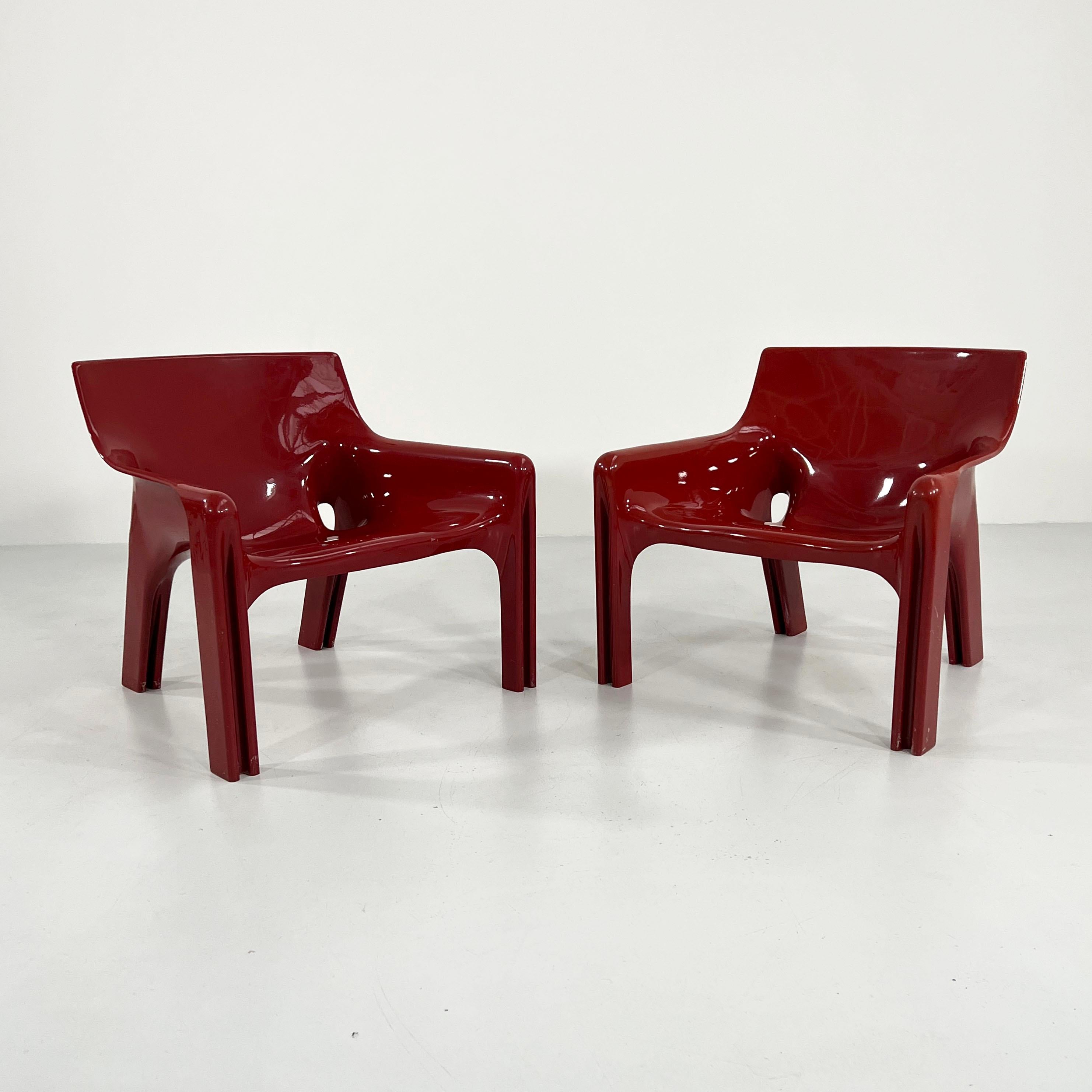 Italian Pair of Burgundy Vicario Lounge Chair by Vico Magistretti for Artemide, 1970s