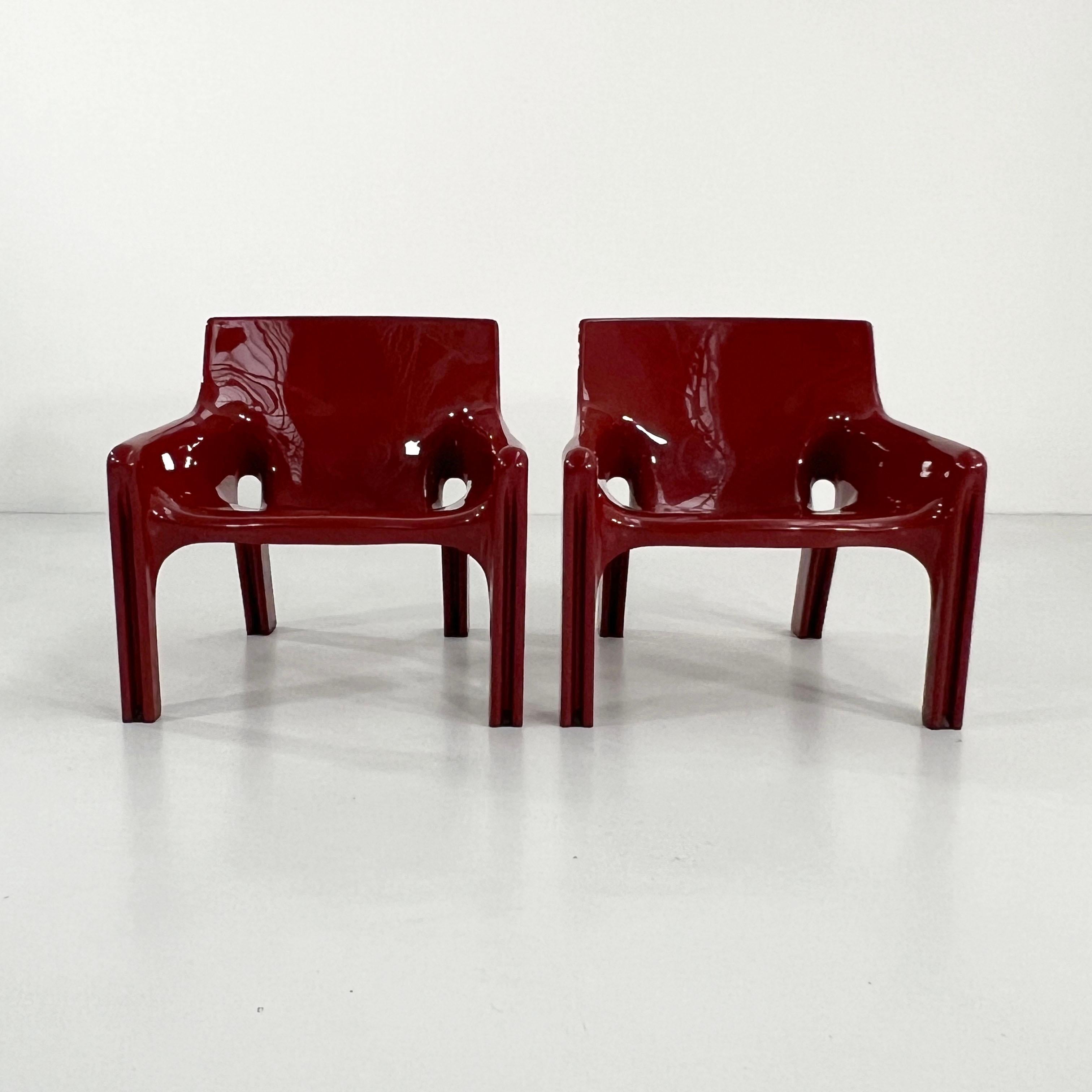 Mid-Century Modern Pair of Burgundy Vicario Lounge Chair by Vico Magistretti for Artemide, 1970s