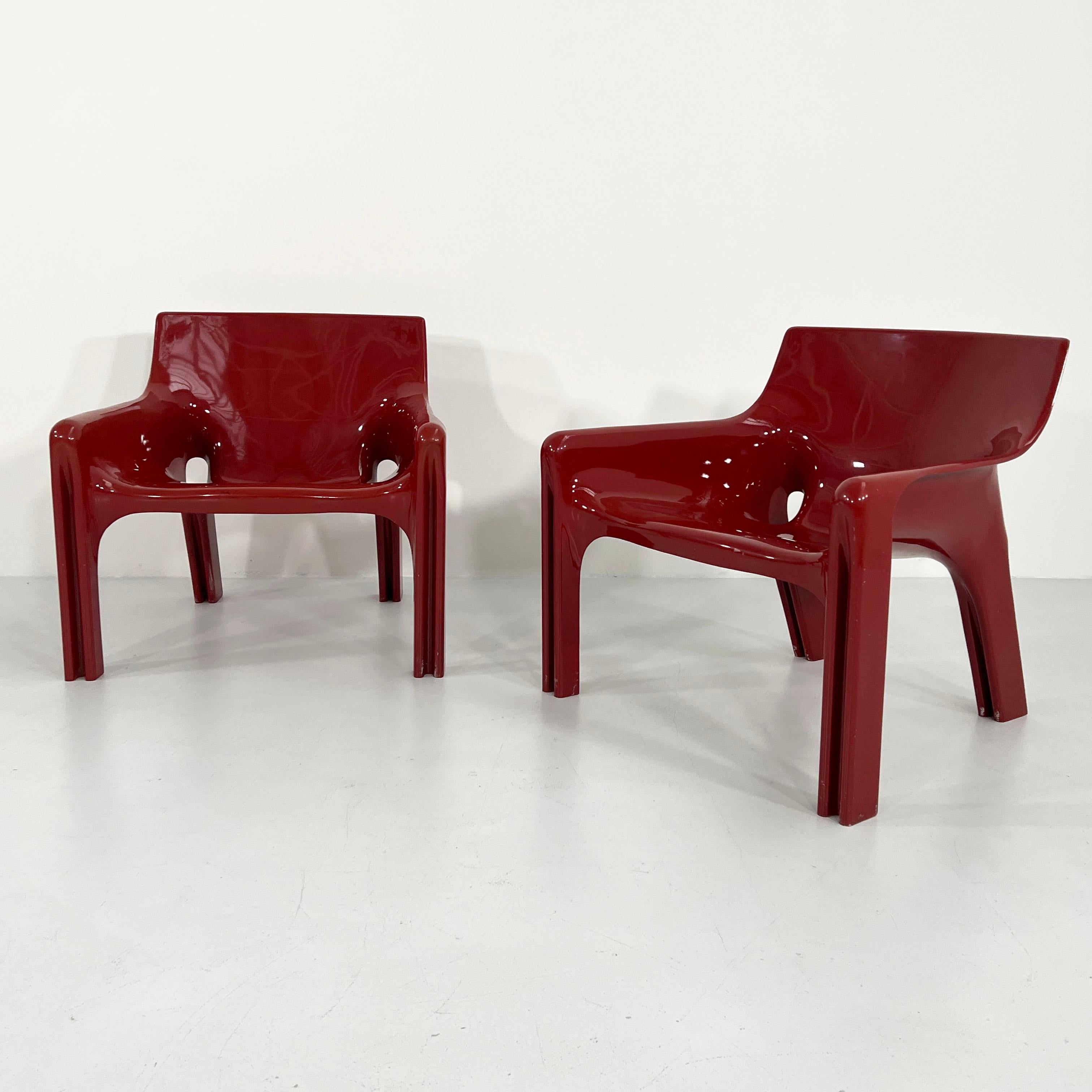 Pair of Burgundy Vicario Lounge Chair by Vico Magistretti for Artemide, 1970s 2