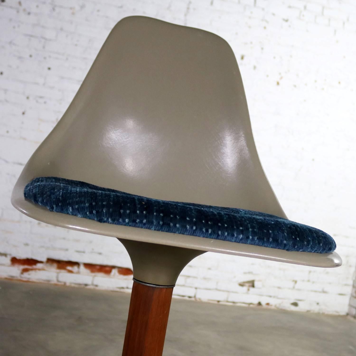 Pair of Burke Swivel Bar Stools Mid-Century Modern Fiberglass Shell Fabric Seat 2