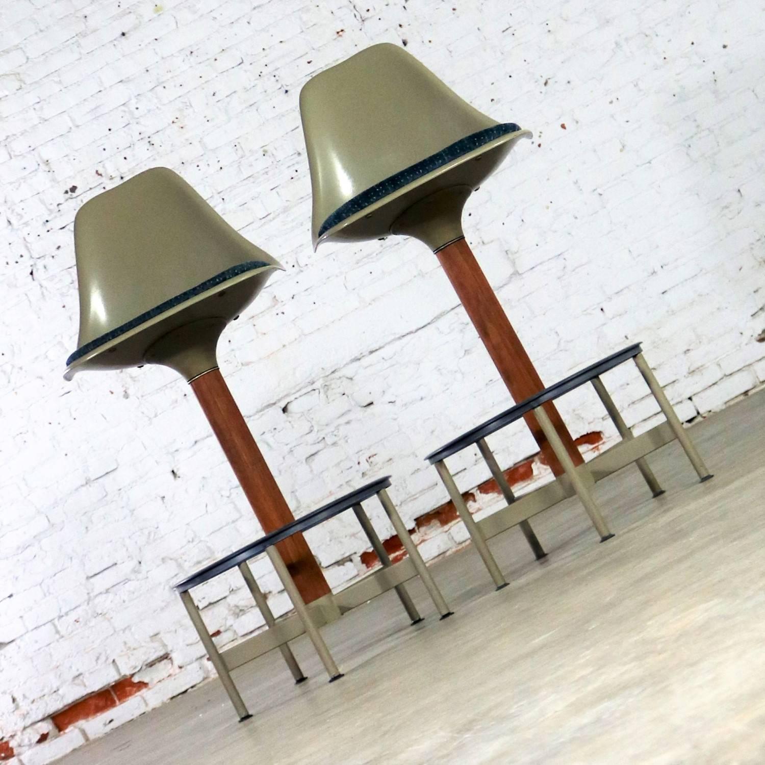 20th Century Pair of Burke Swivel Bar Stools Mid-Century Modern Fiberglass Shell Fabric Seat