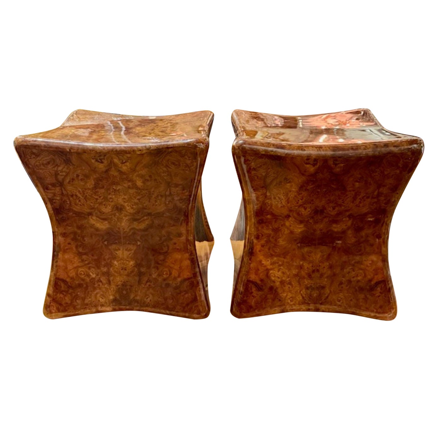 Paire de tabourets en bois de ronce de noyer