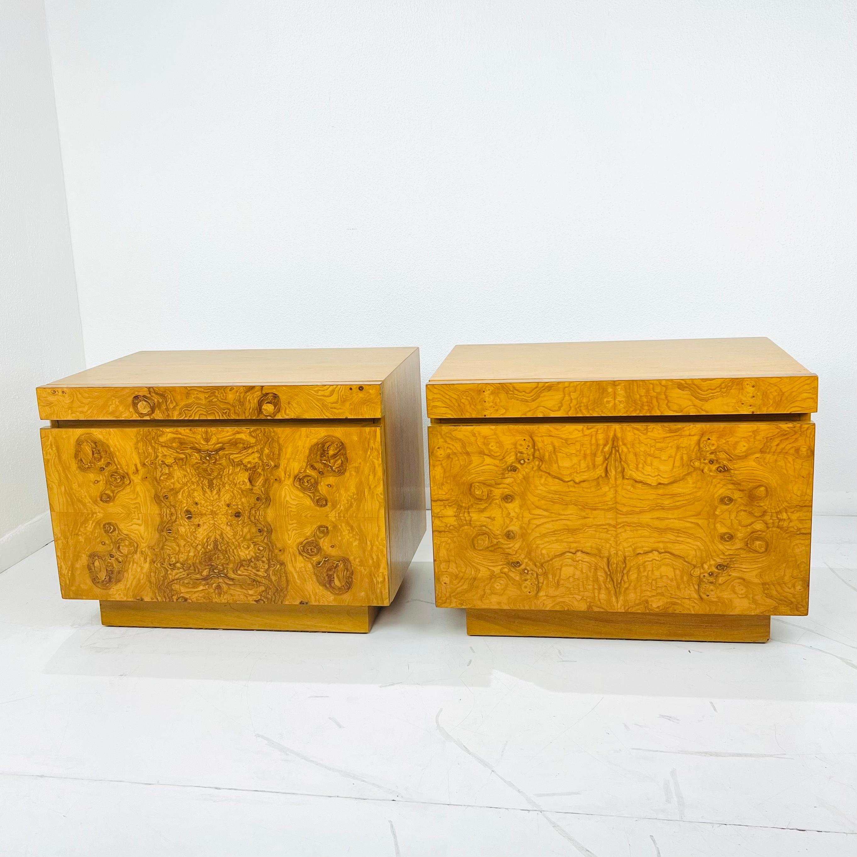 Pair of Burl Wood Nightstands by Milo Baughman for Lane For Sale 12