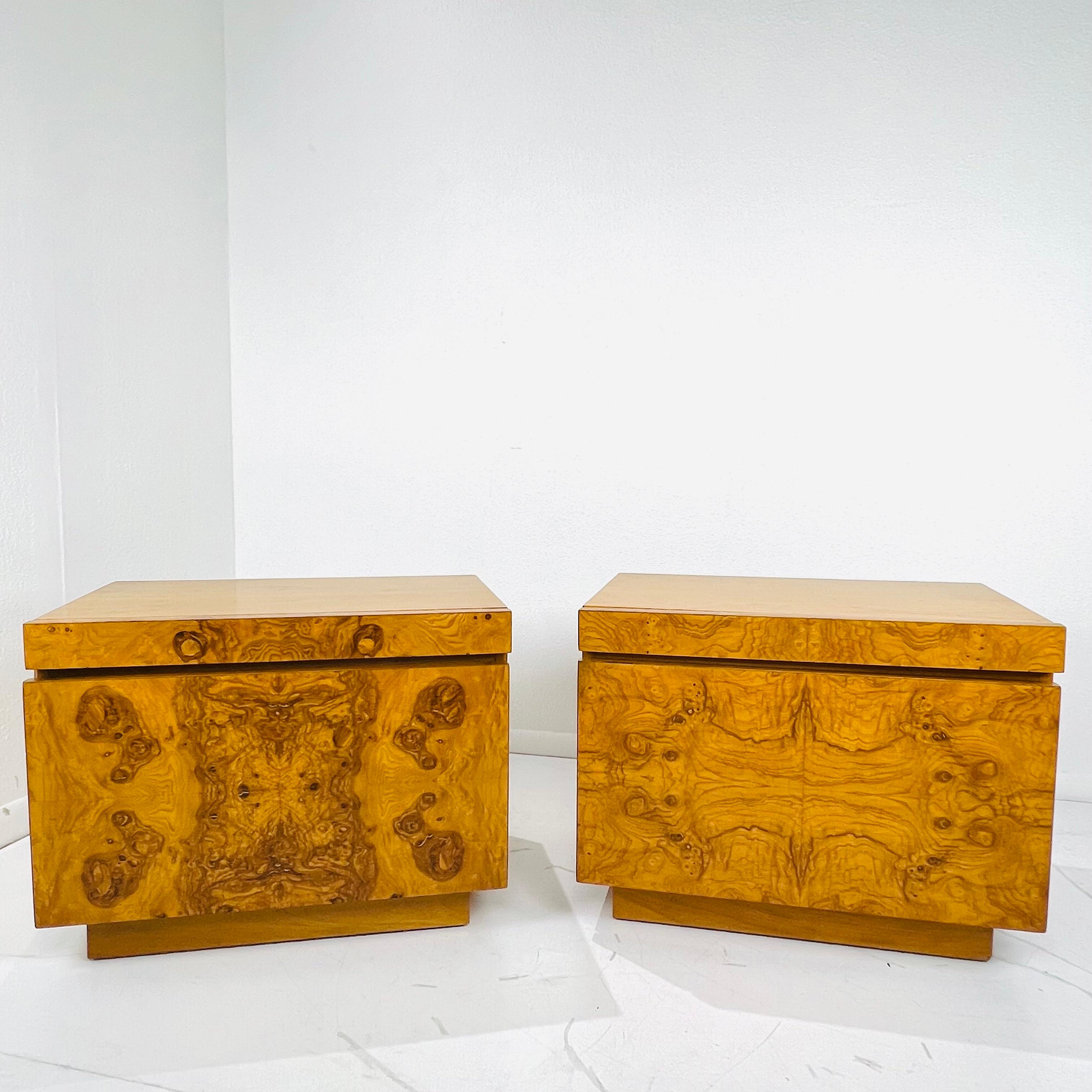 North American Pair of Burl Wood Nightstands by Milo Baughman for Lane For Sale