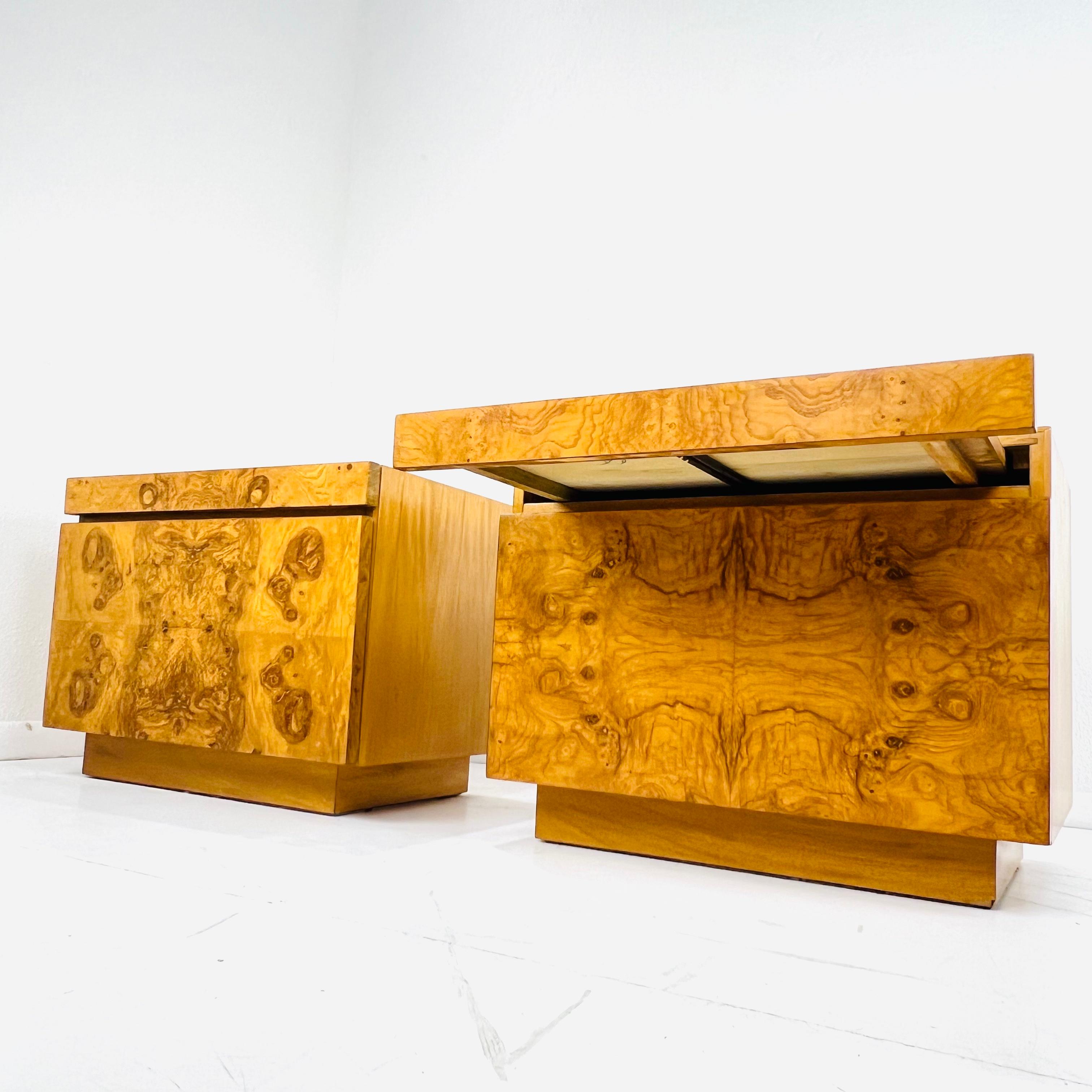 Pair of Burl Wood Nightstands by Milo Baughman for Lane For Sale 2