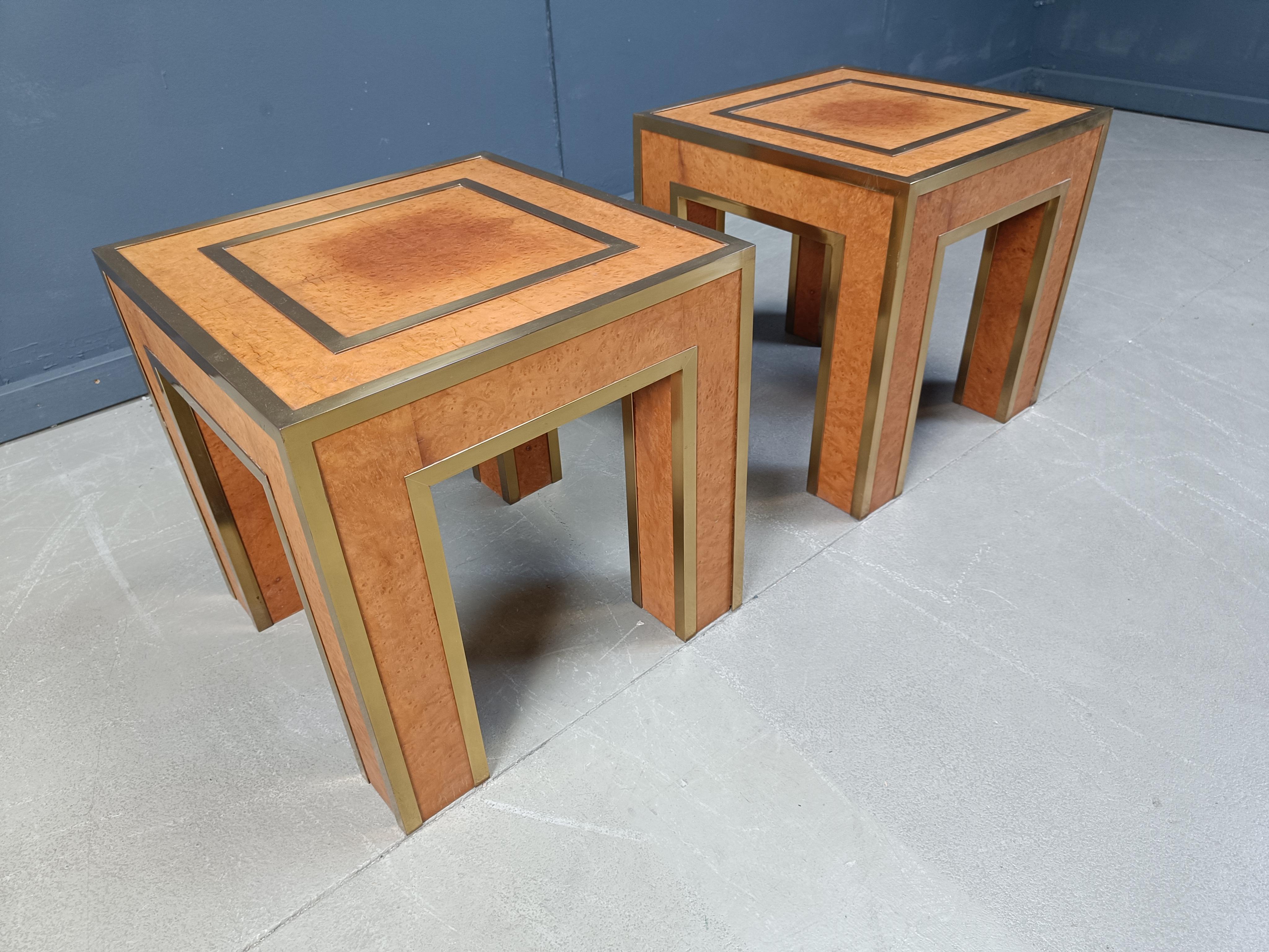 Pareja de mesas auxiliares de madera burlada, años 80 en venta 1