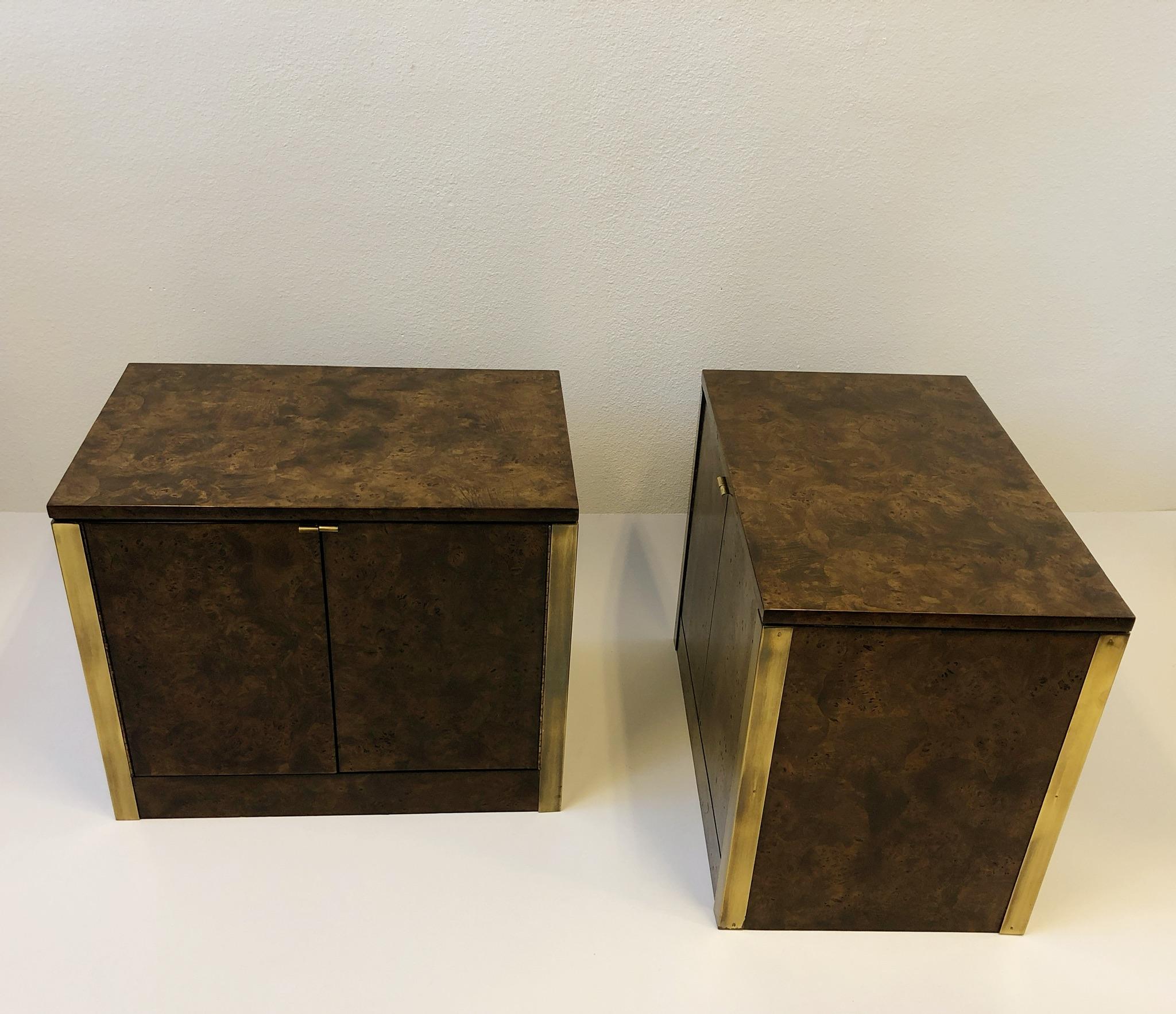 Late 20th Century Pair of Burlwood and Brass Nightstands by Mastercraft