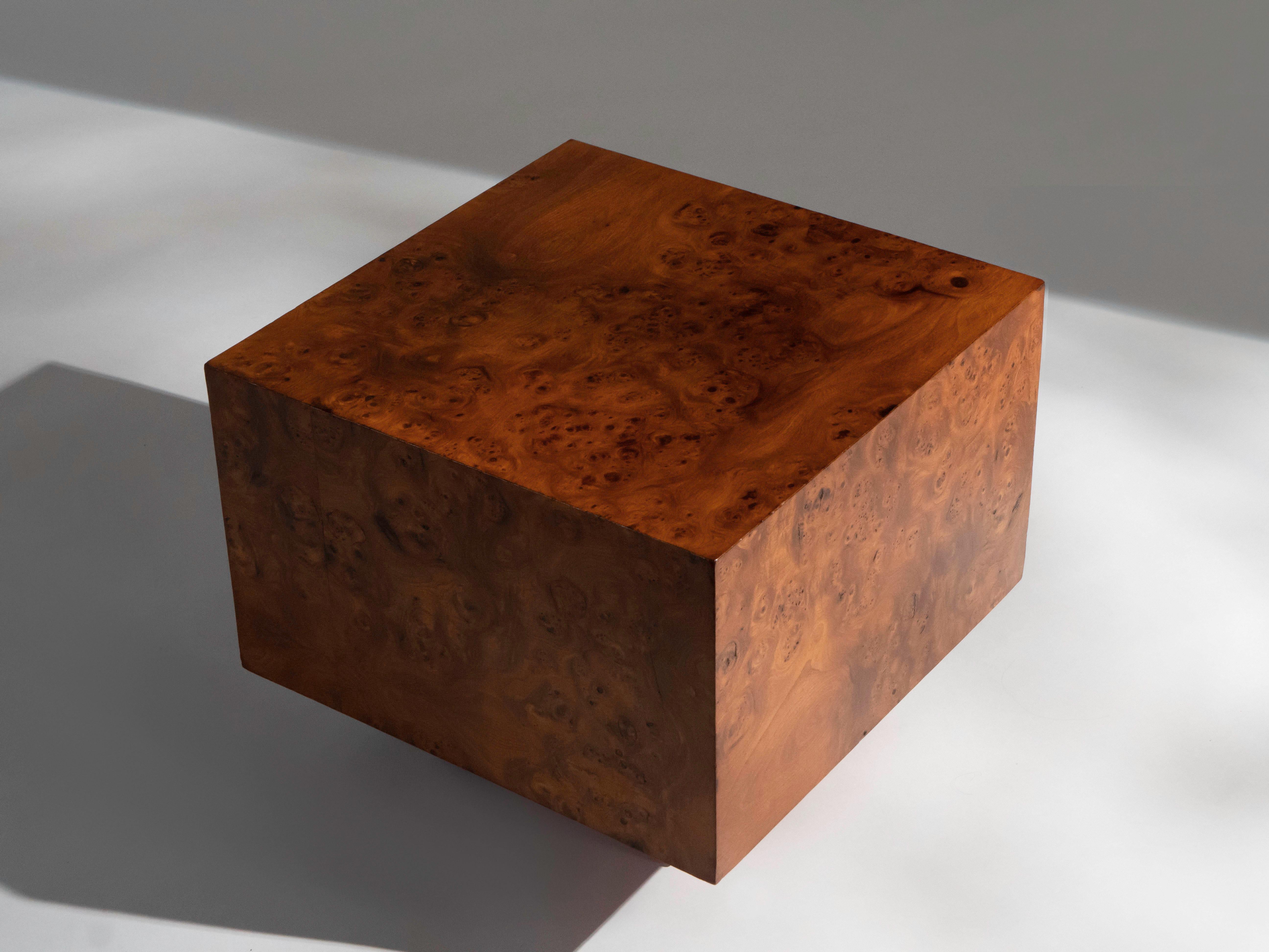 Paire de tables d'appoint cubiques en bois de ronce, vers 1970 en vente 6