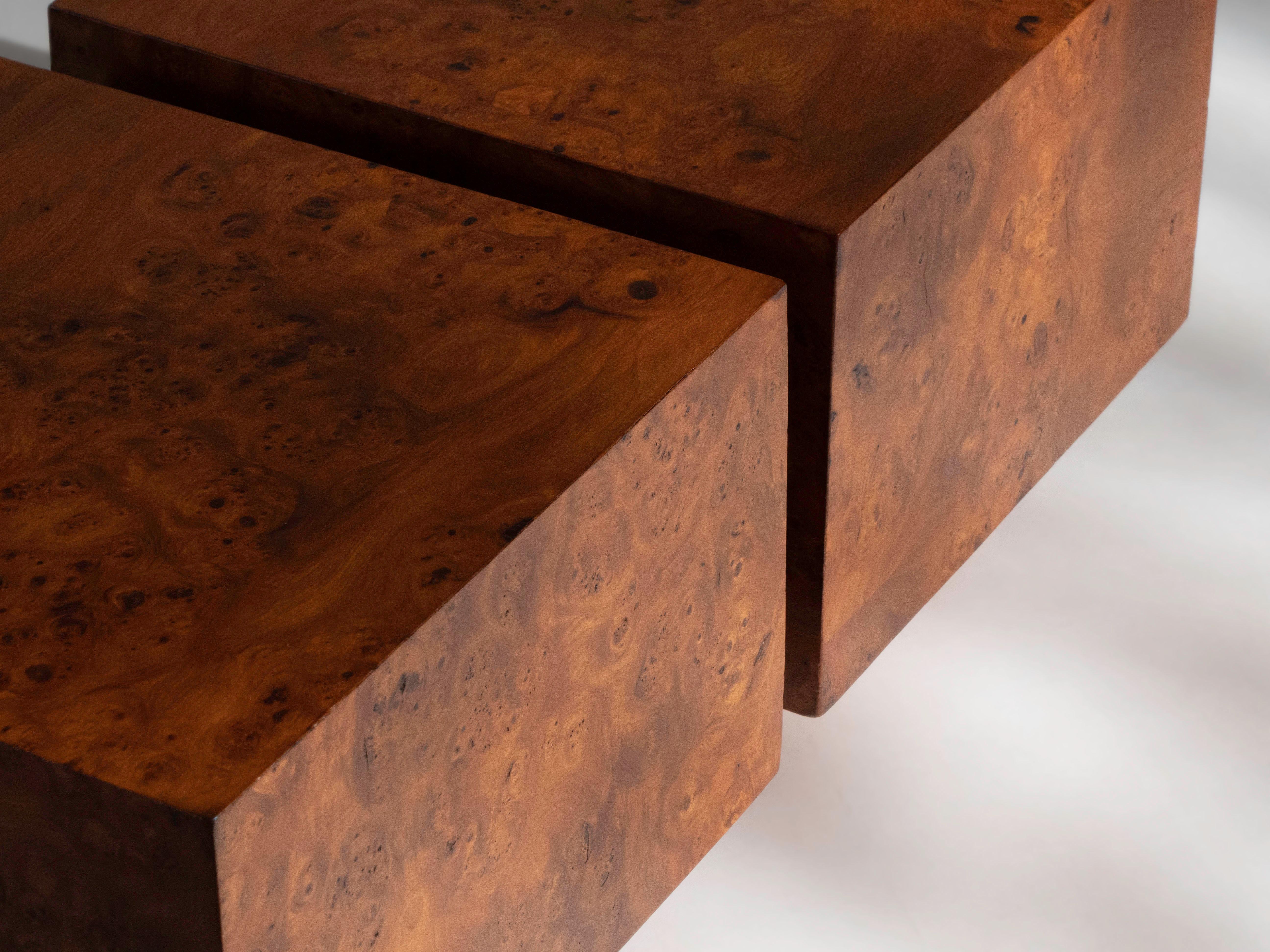 Paire de tables d'appoint cubiques en bois de ronce, vers 1970 en vente 10