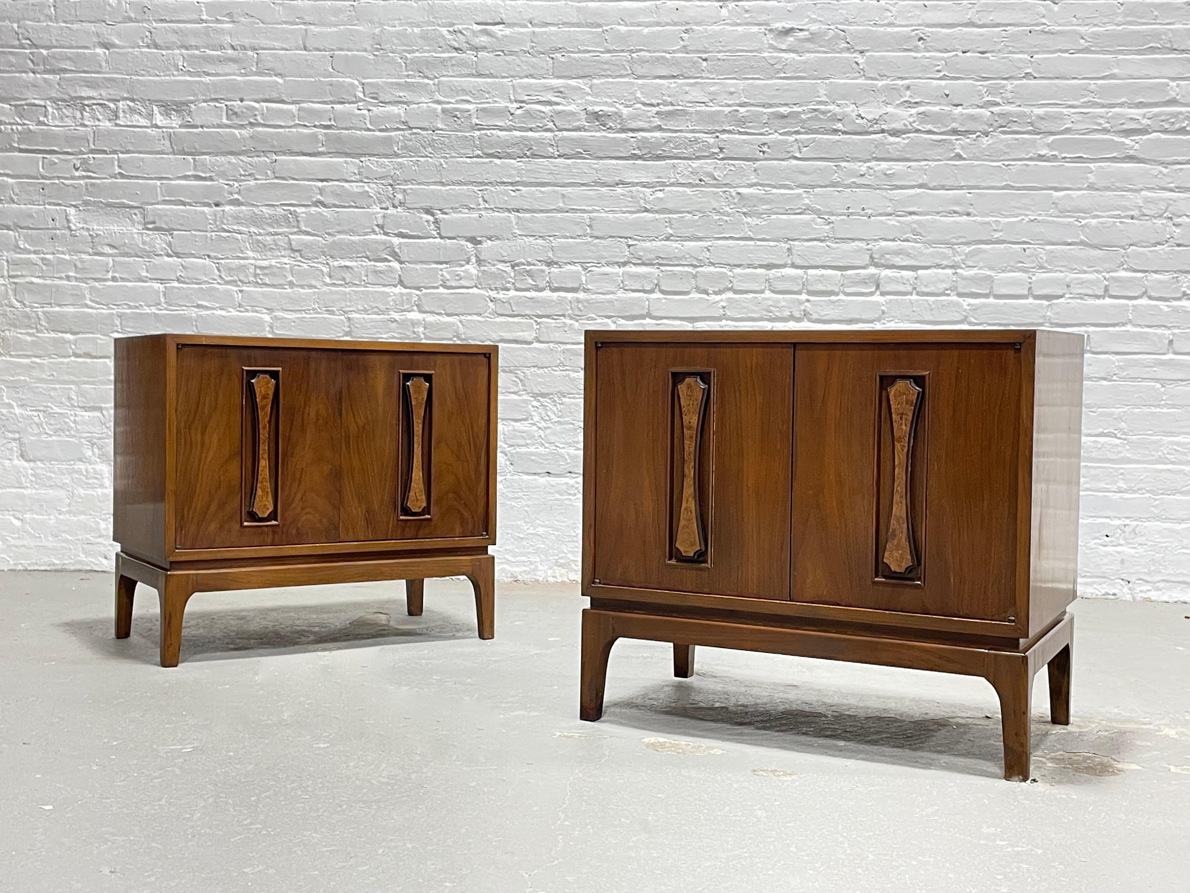Pair of Burlwood Mid-Century Modern Walnut Nightstands / Bedside Tables, C. 1960 For Sale 5