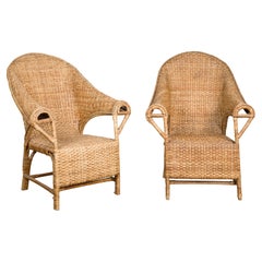 Paire de chaises longues birmanes vintage en rotin tressé avec bras à volutes extérieures