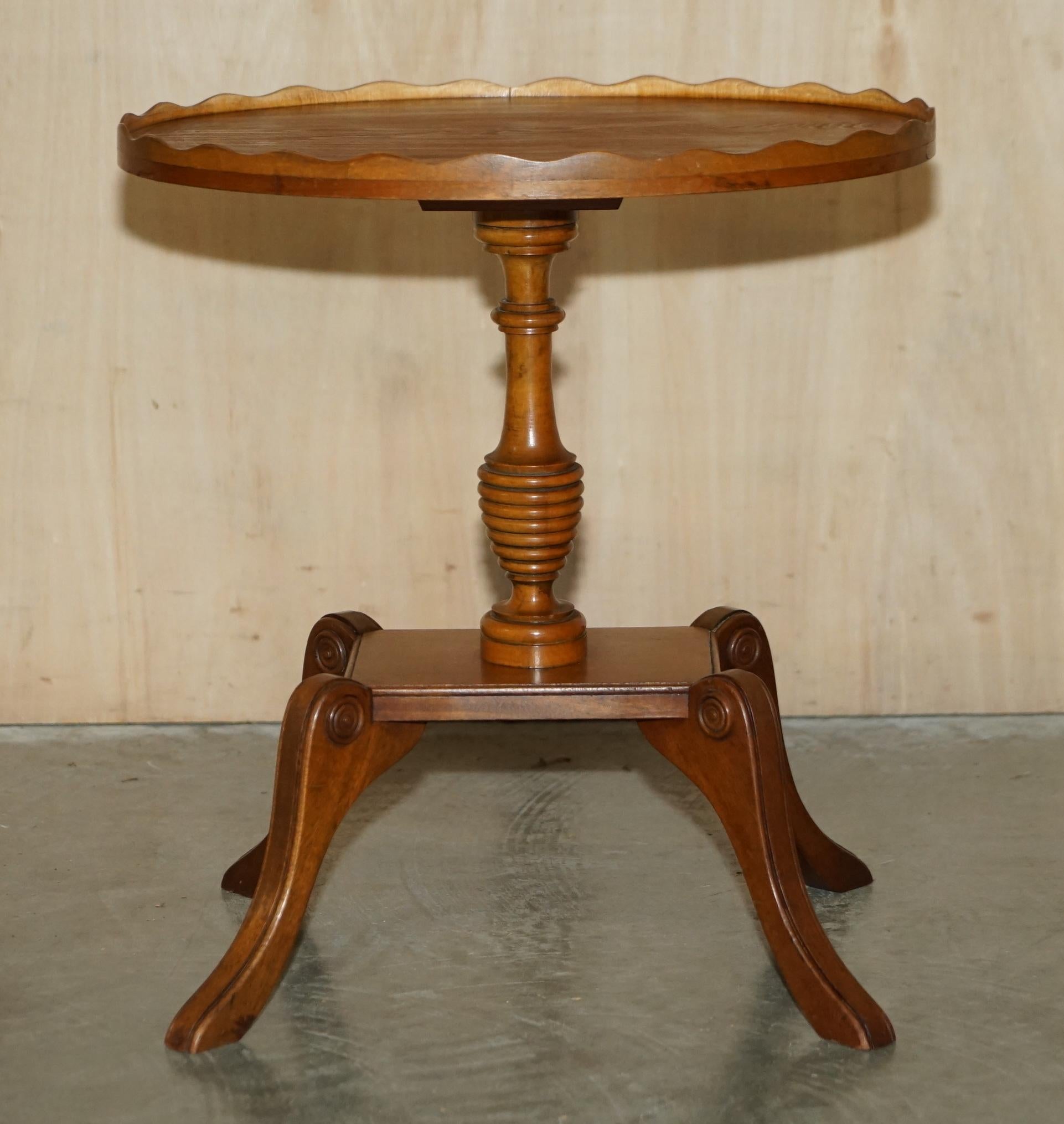 Pair of Burr Yew Wood Beresford & Hicks Side End Lamp Tables with Gallery Rail For Sale 7