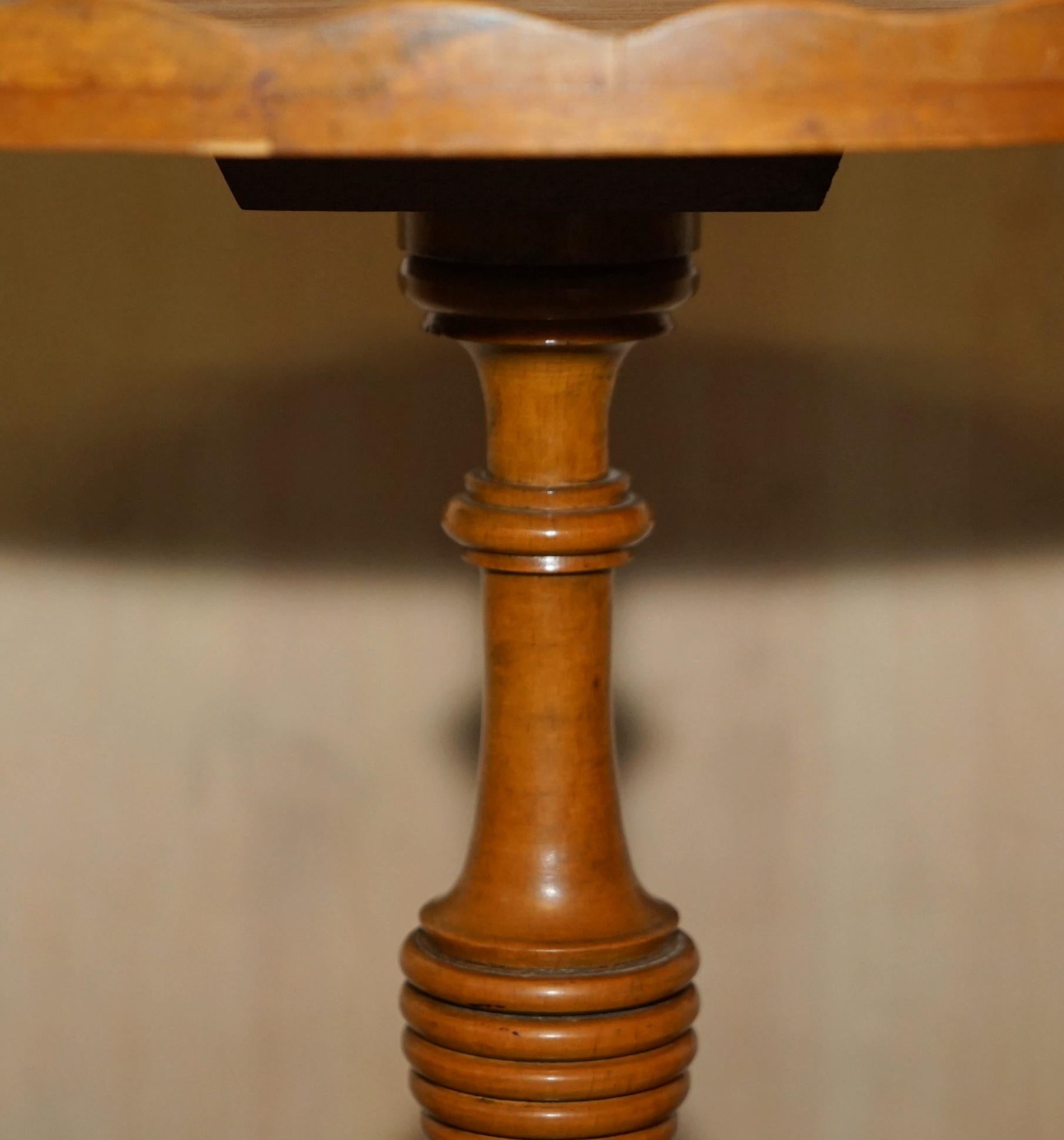 English Pair of Burr Yew Wood Beresford & Hicks Side End Lamp Tables with Gallery Rail For Sale
