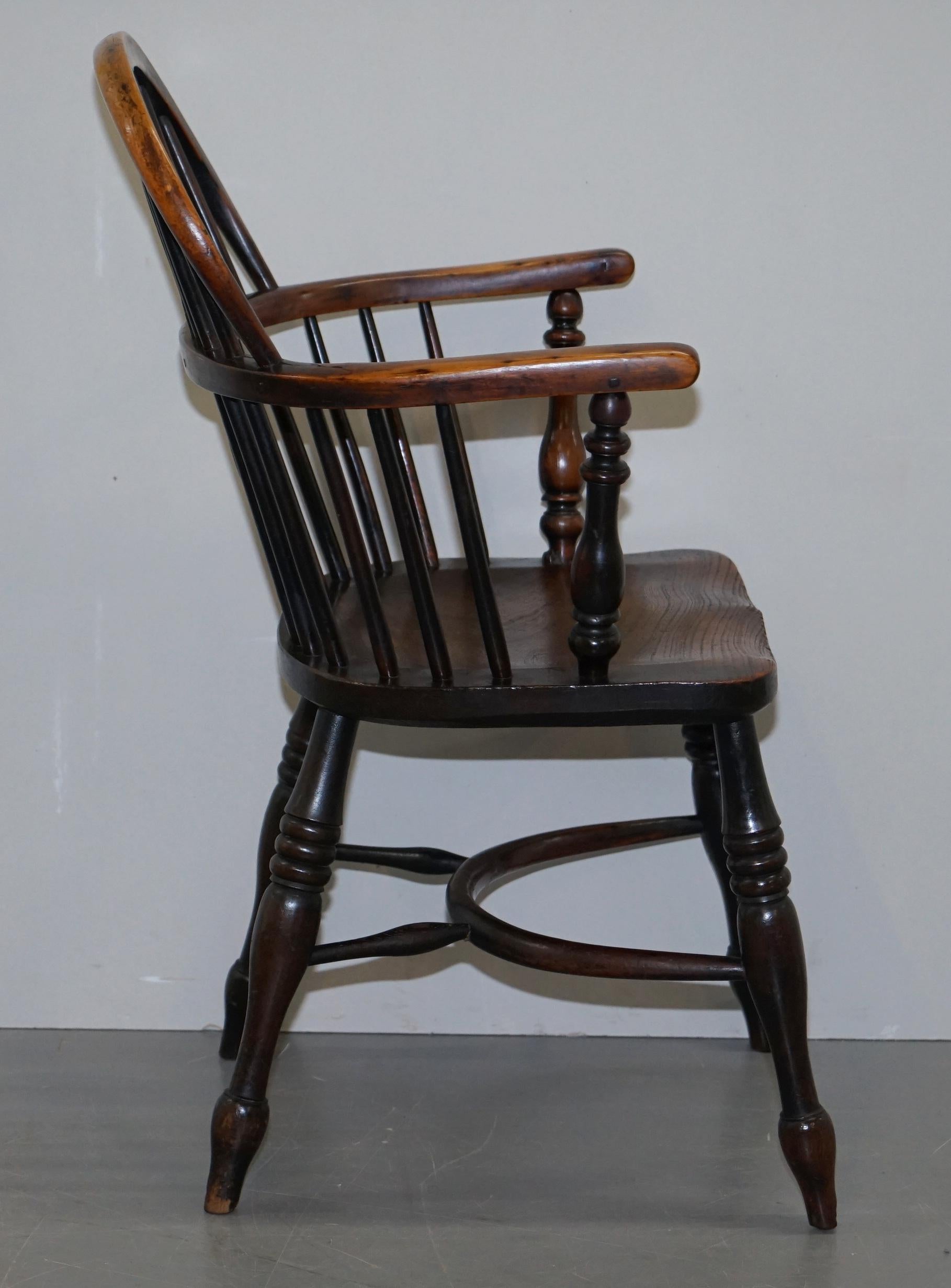 Pair of Burr Yew Wood and Elm Windsor Armchairs circa 1860 English Country House For Sale 3