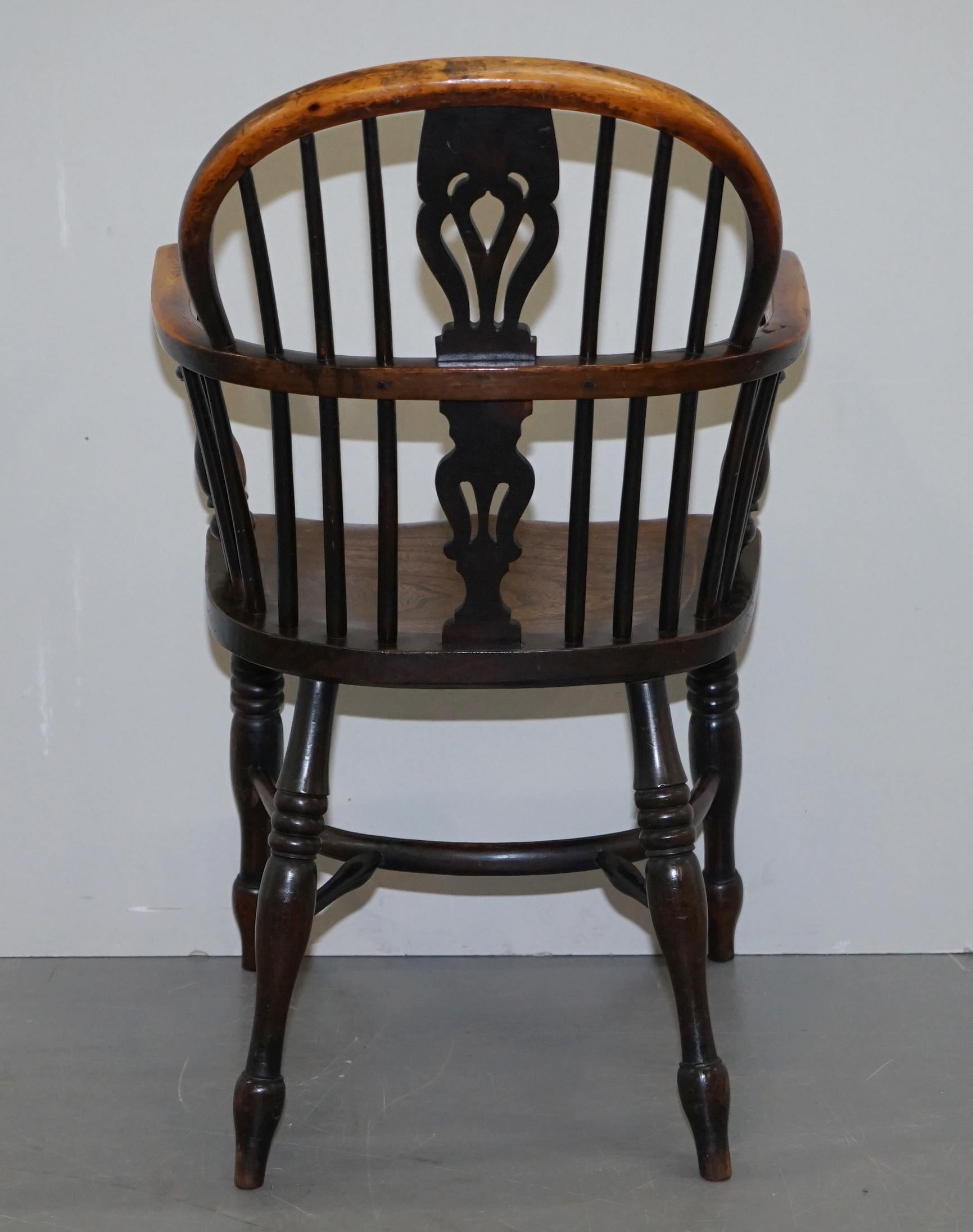 Pair of Burr Yew Wood and Elm Windsor Armchairs circa 1860 English Country House For Sale 4