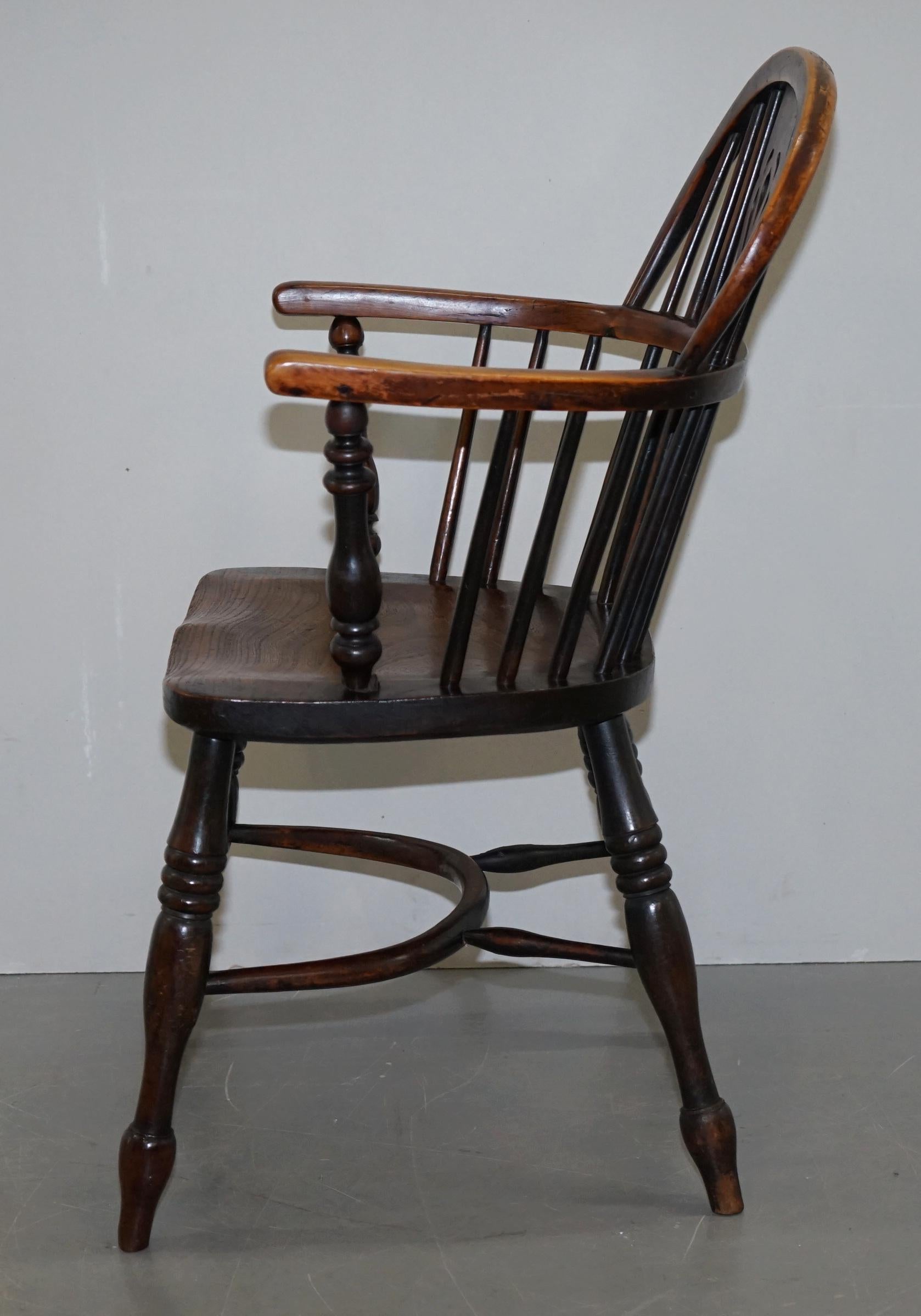 Pair of Burr Yew Wood and Elm Windsor Armchairs circa 1860 English Country House For Sale 5