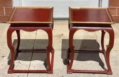Pareja de mesas cuadradas chinas Burton Ching Ltd lacadas en rojo