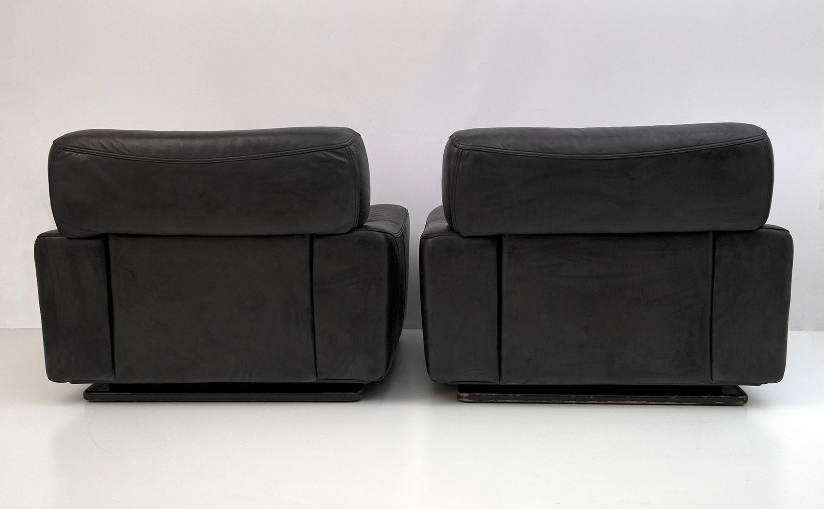 Pair of Busnelli Mid-Century Modern Italian Leather Armchairs, 1970s For Sale 2