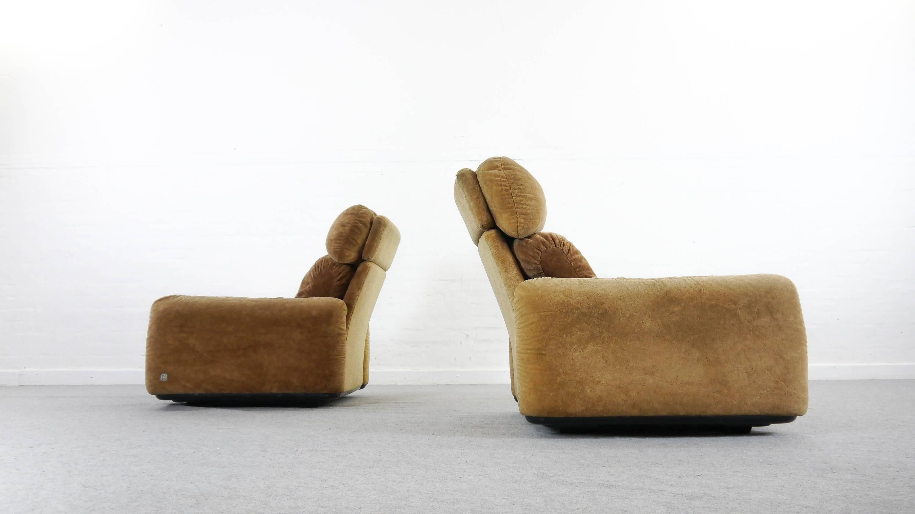 Italian Pair of Busnelli Piumotto Easy Chairs by Architect Arrigo Arrigoni, Italy
