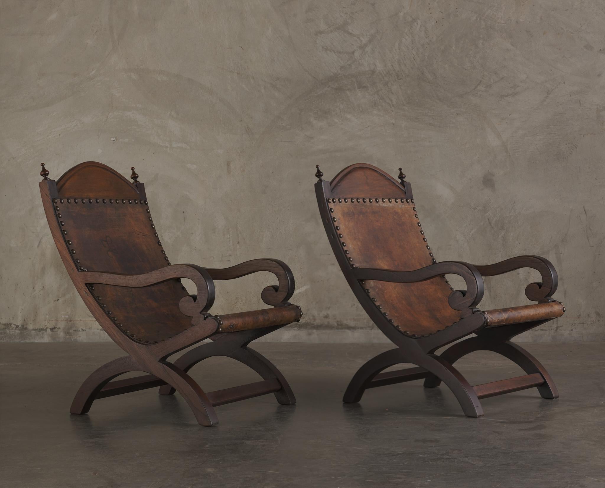 Butaque si riferisce a una poltroncina in legno tradizionalmente rivestita in pelle animale. Il design rappresenta un mix di sedie a X spagnole di epoca coloniale e sedute rituali Taino precolombiane. Negli anni '30, la stilista cubana Clara Porset
