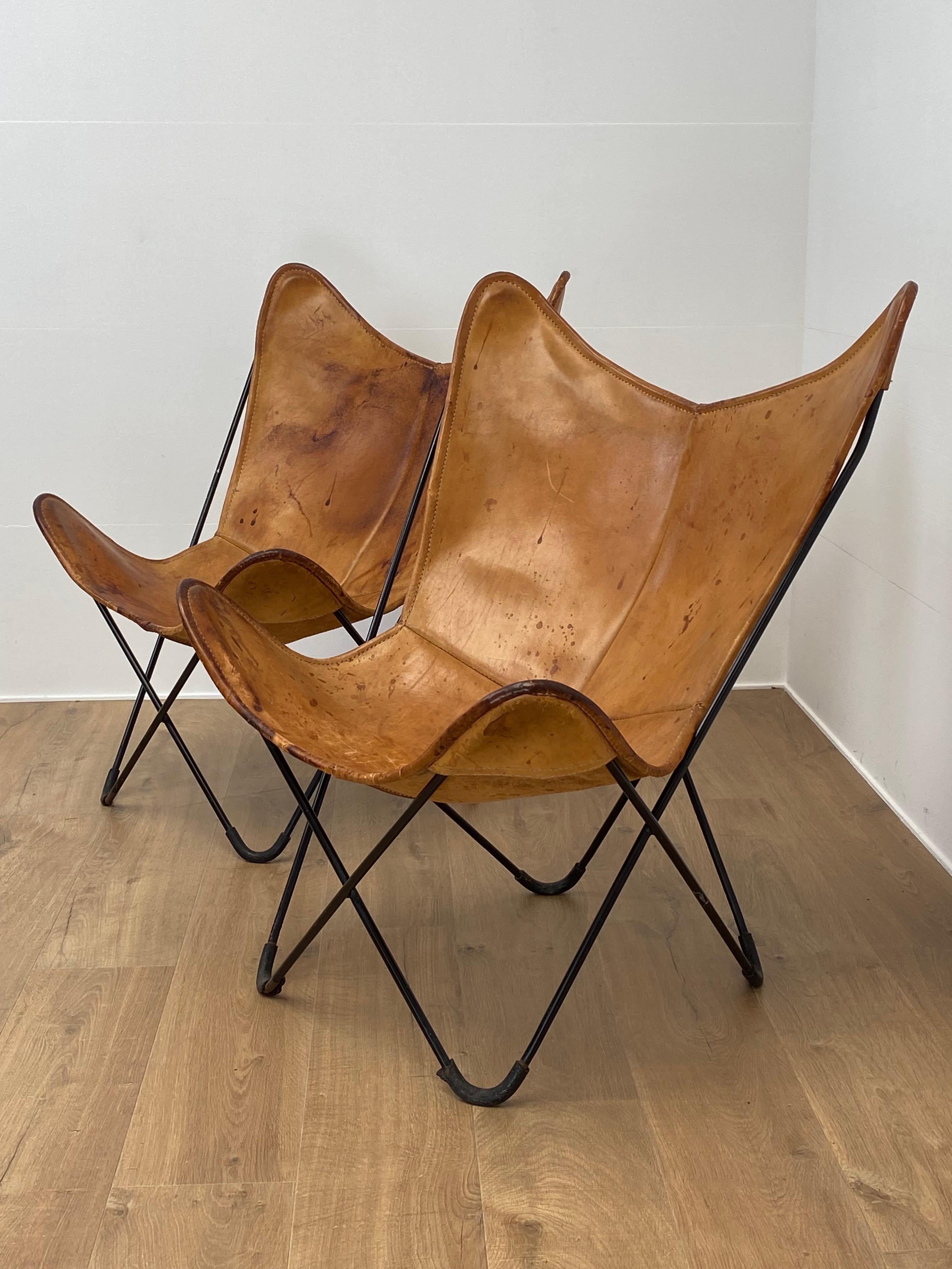 Pair Of Butterfly Chairs for Knoll For Sale 11