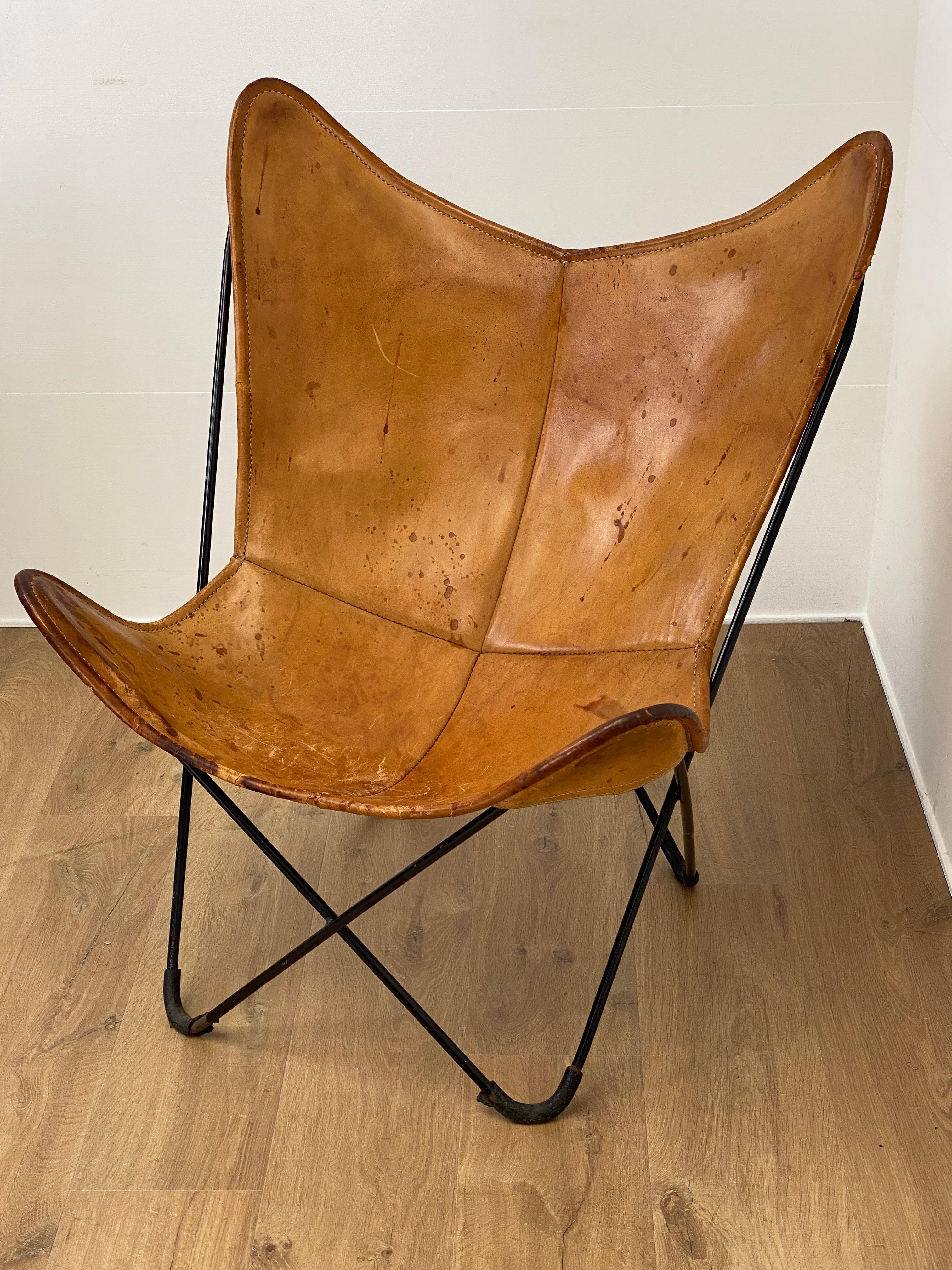 Pair Of Butterfly Chairs for Knoll In Excellent Condition For Sale In Schellebelle, BE