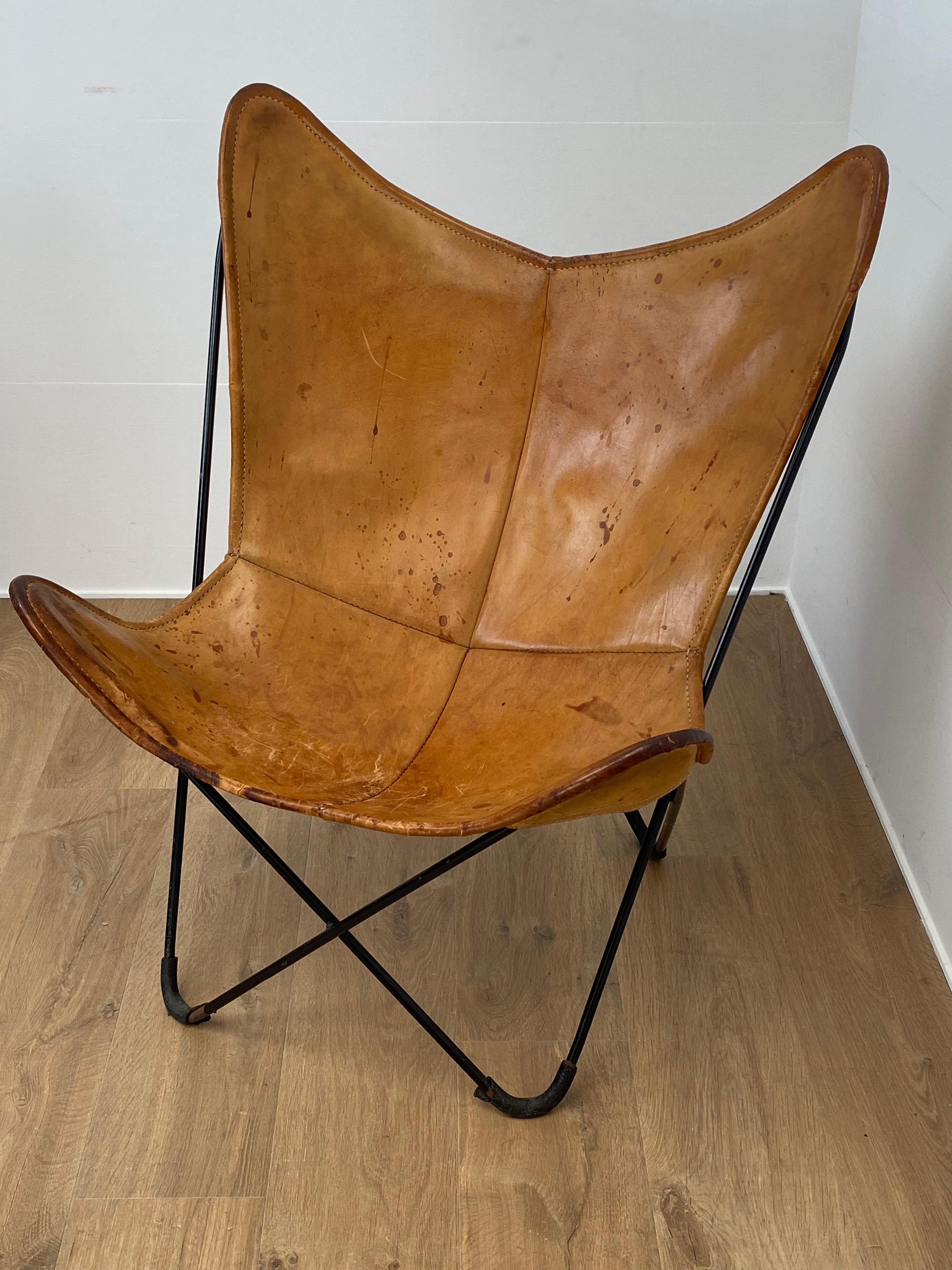 Pair Of Butterfly Chairs for Knoll For Sale 1
