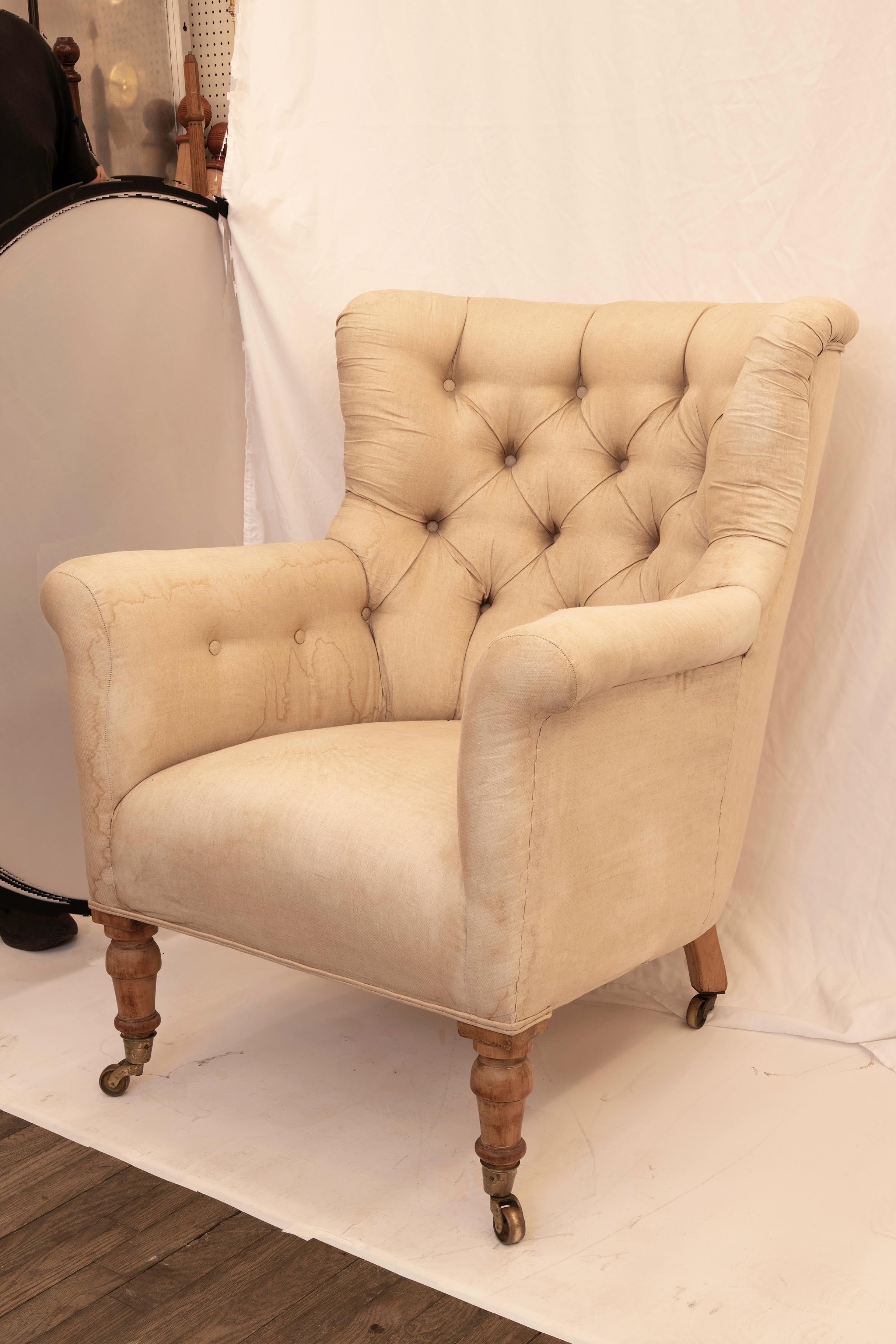 Pareja de sillones con respaldo de botones en venta 2