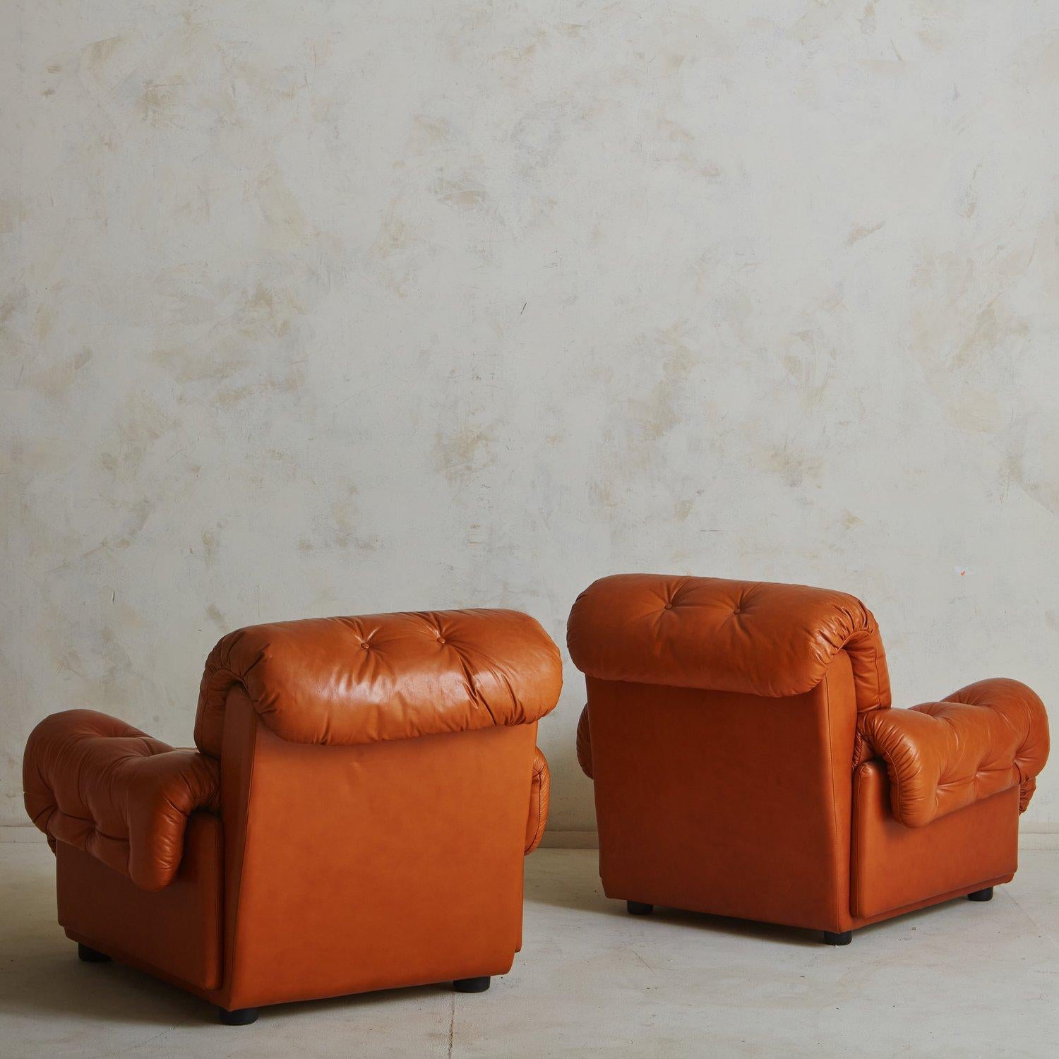 Italian Pair of Button Tufted Cognac Leather Lounge Chairs, Italy, 1960s